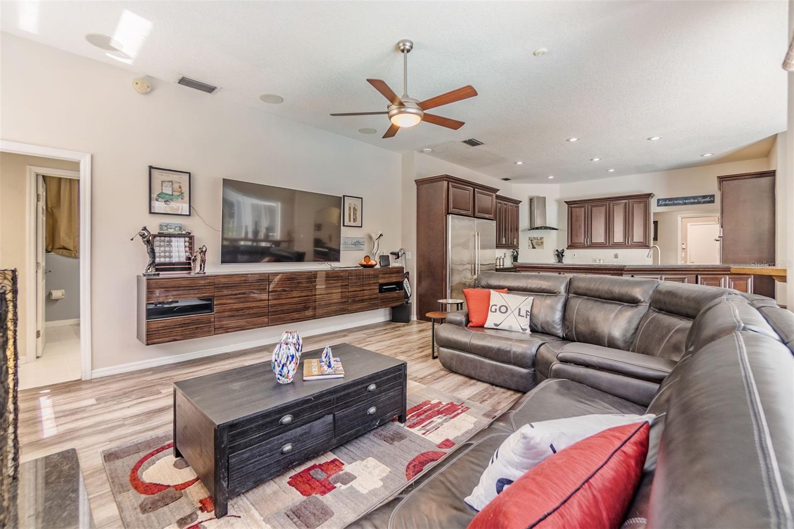 9302 DEER CREEK DR, TAMPA, FL, 33647