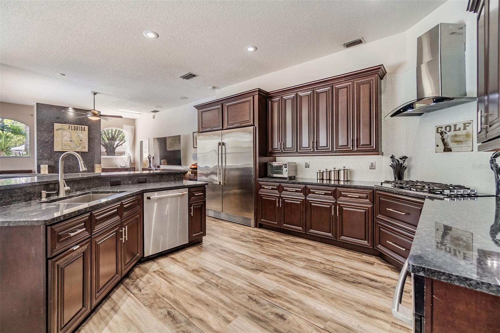 9302 DEER CREEK DR, TAMPA, FL, 33647