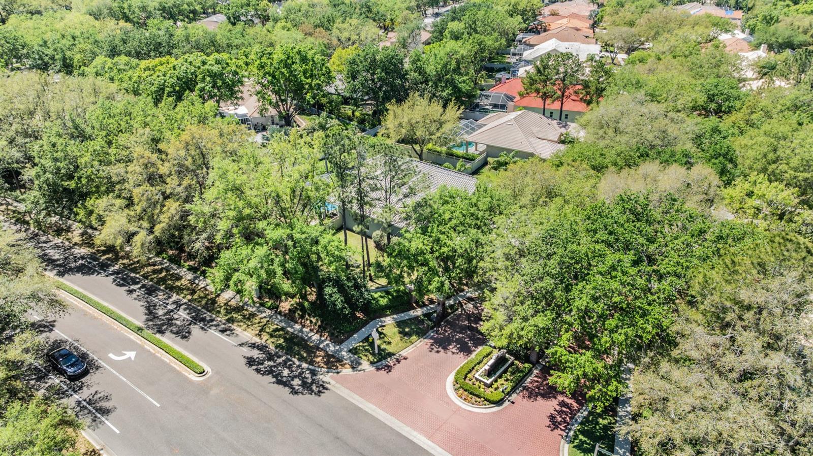 9302 DEER CREEK DR, TAMPA, FL, 33647