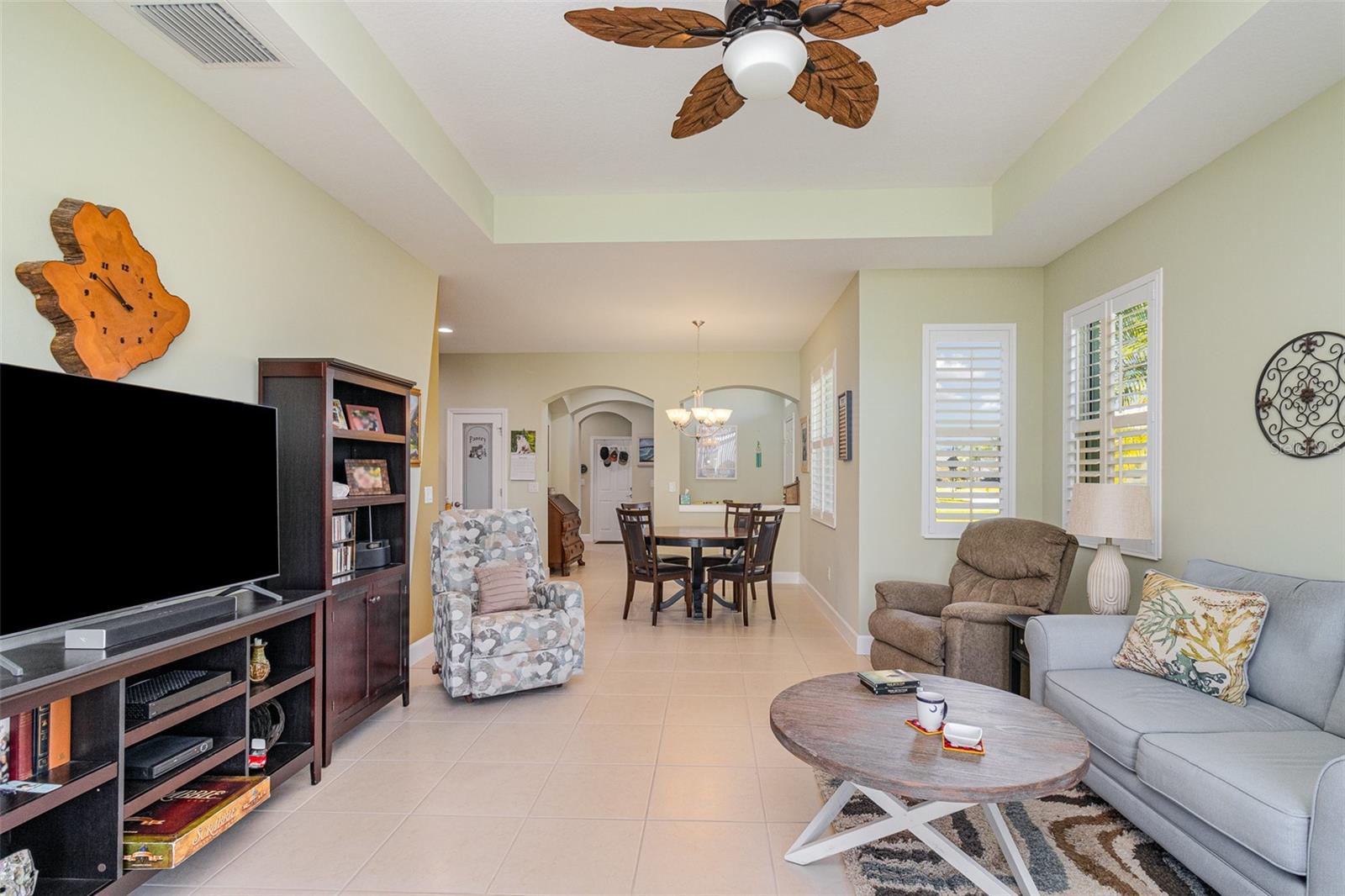 689 CHIPPER DR, SUN CITY CENTER, FL, 33573