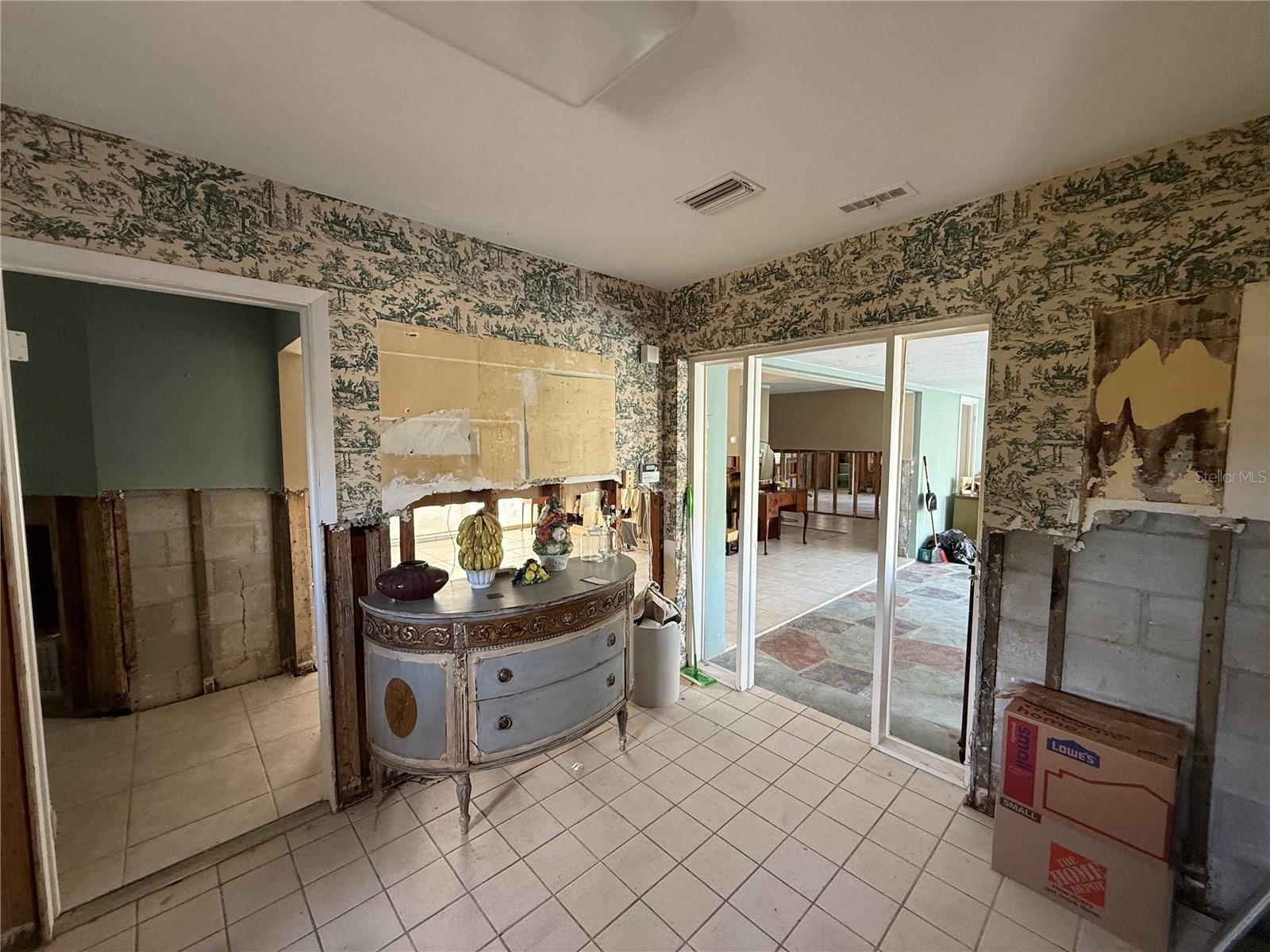 6305 BAHAMA SHORES DR S, ST PETERSBURG, FL, 33705