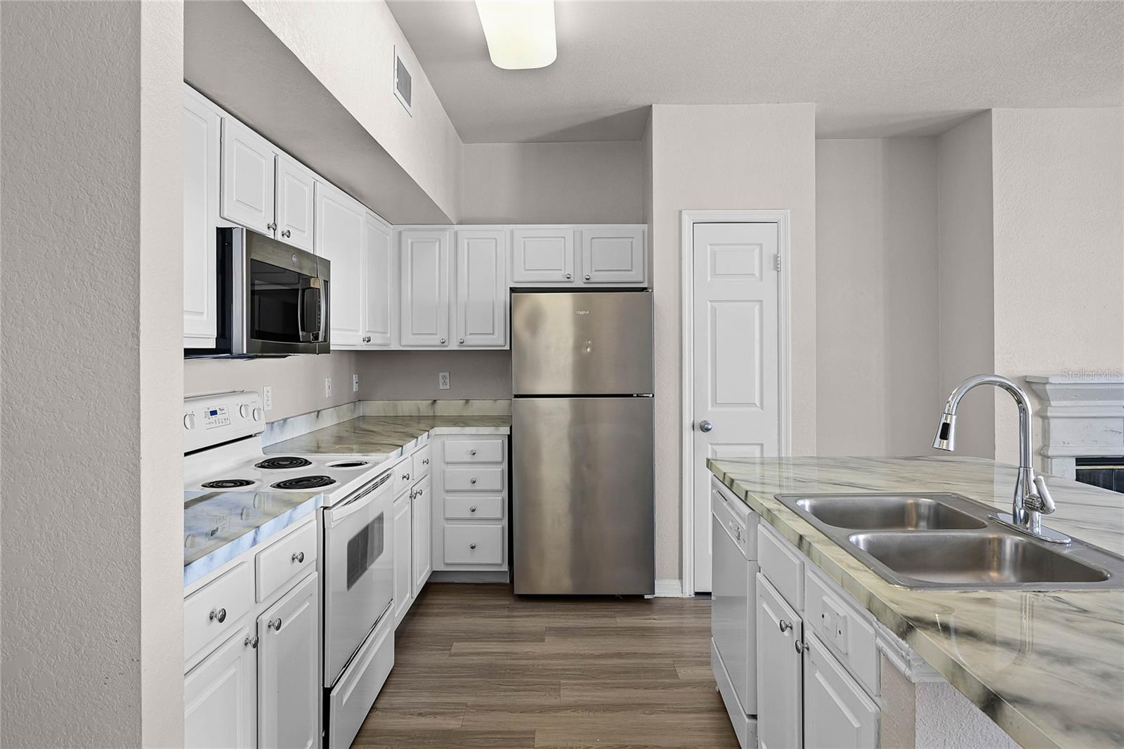 911 N ORANGE AVE #550, ORLANDO, FL, 32801