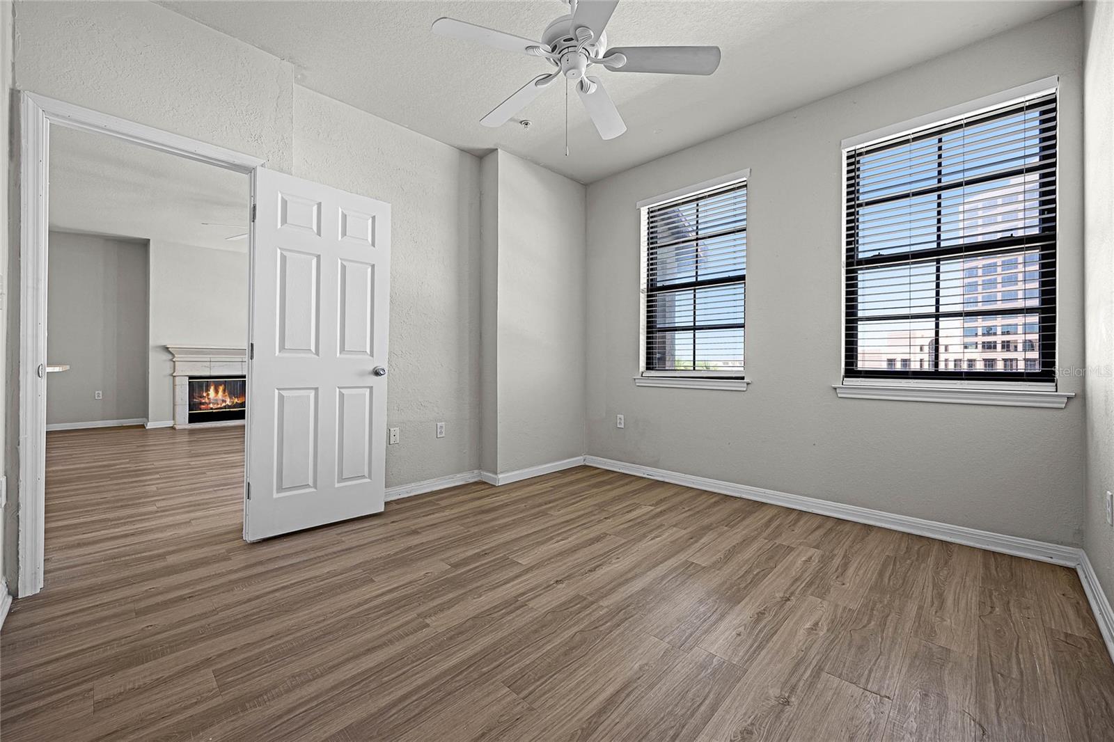 911 N ORANGE AVE #550, ORLANDO, FL, 32801