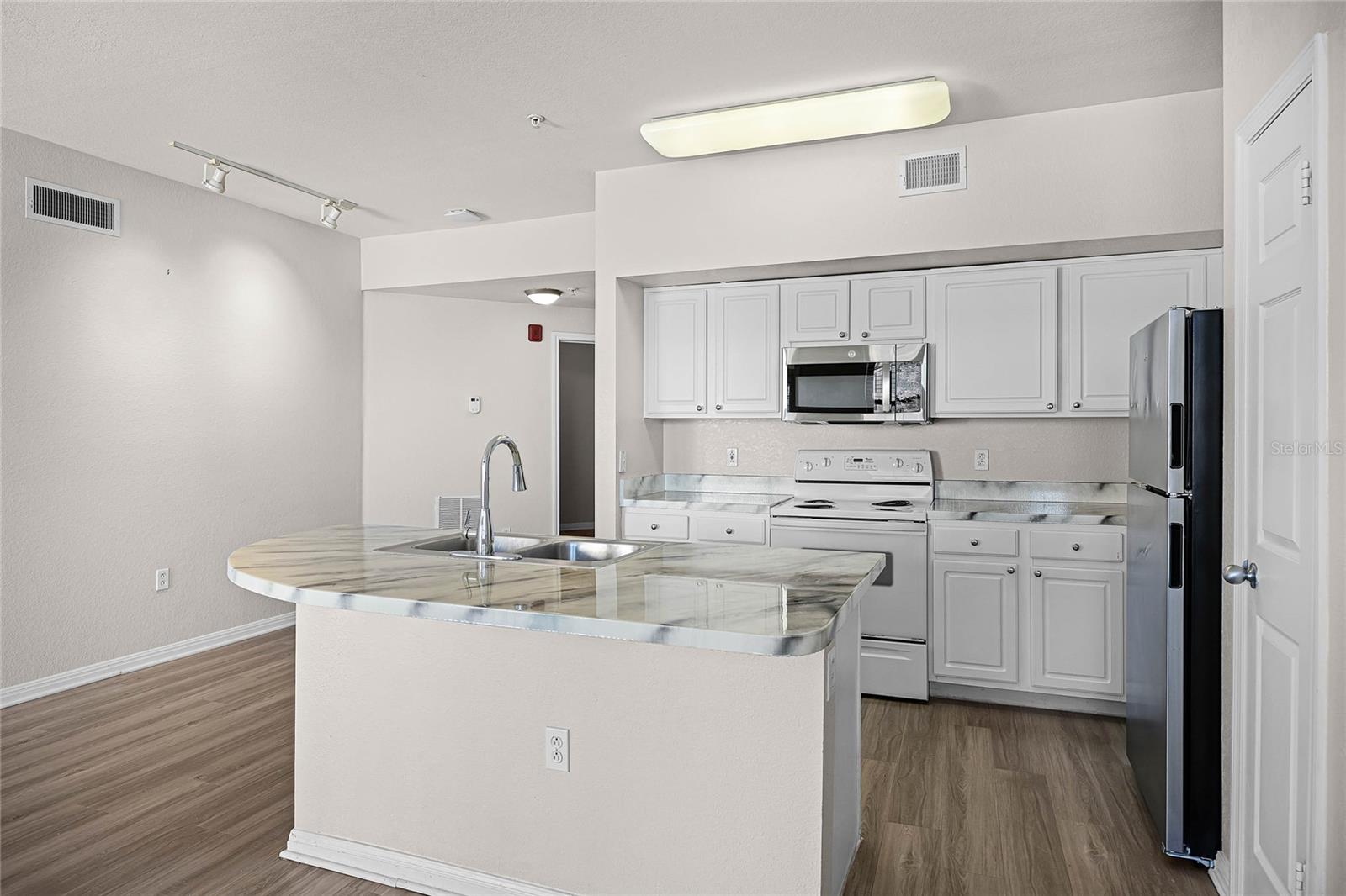 911 N ORANGE AVE #550, ORLANDO, FL, 32801