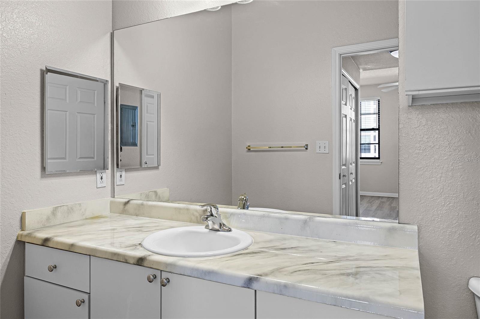 911 N ORANGE AVE #550, ORLANDO, FL, 32801