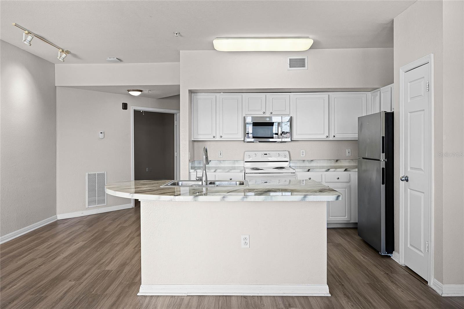 911 N ORANGE AVE #550, ORLANDO, FL, 32801