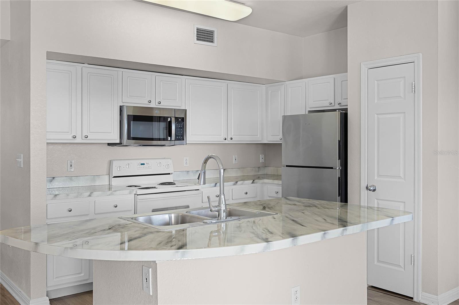 911 N ORANGE AVE #550, ORLANDO, FL, 32801