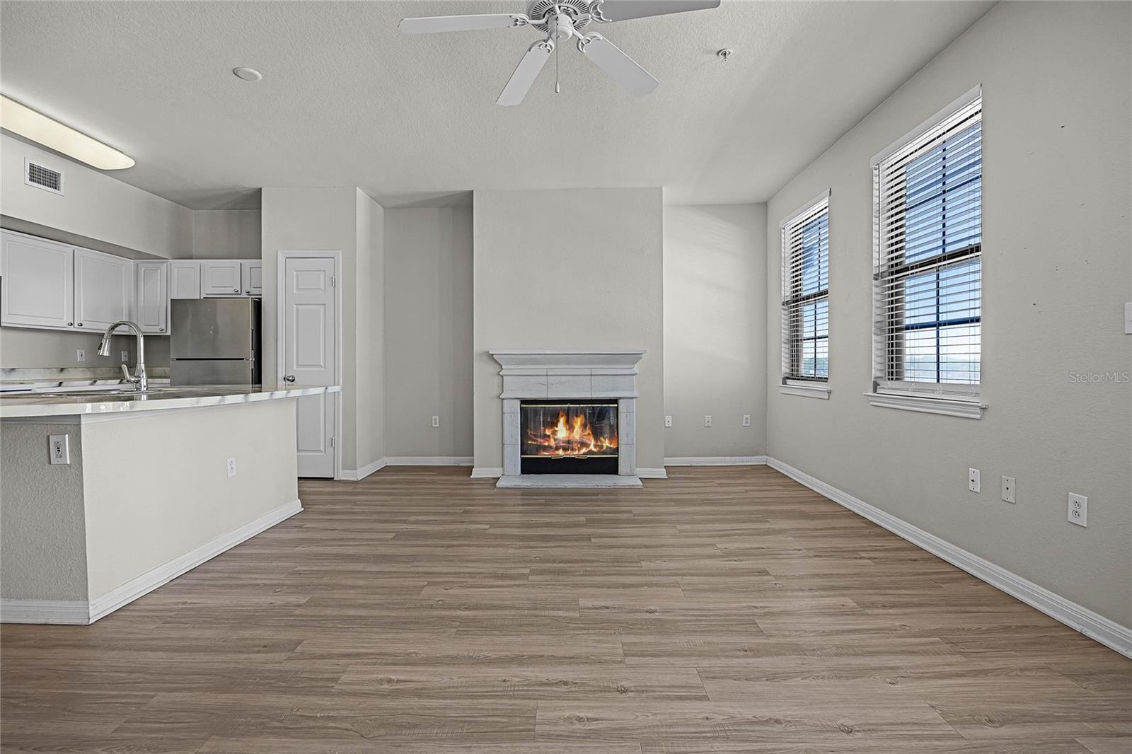911 N ORANGE AVE #550, ORLANDO, FL, 32801