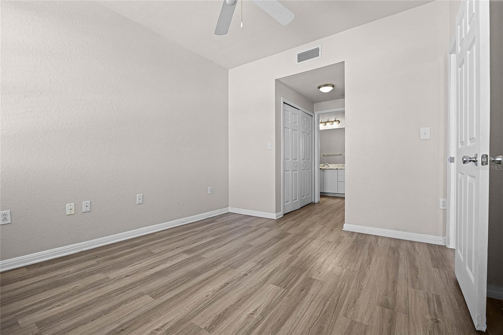 911 N ORANGE AVE #550, ORLANDO, FL, 32801