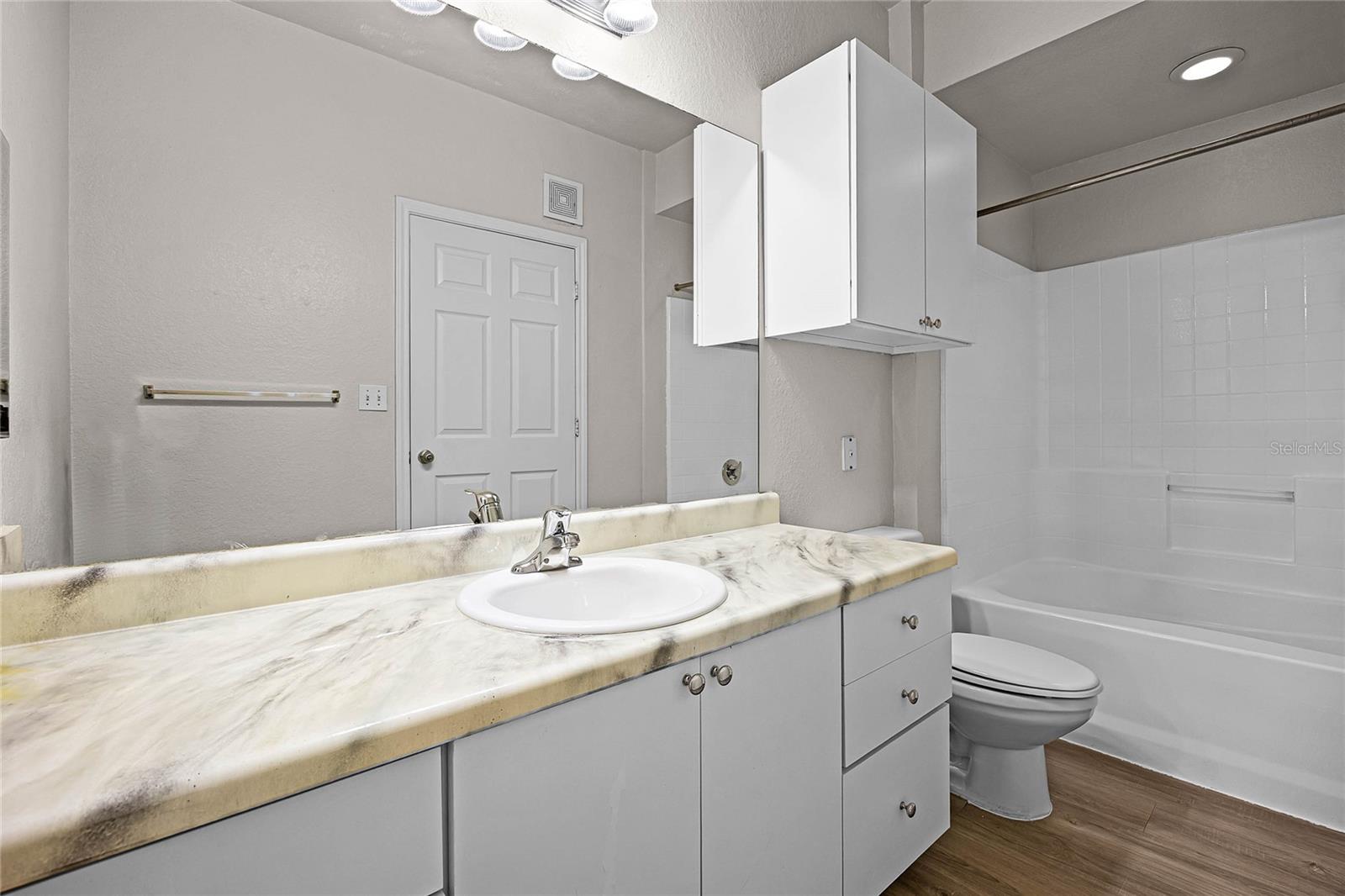 911 N ORANGE AVE #550, ORLANDO, FL, 32801