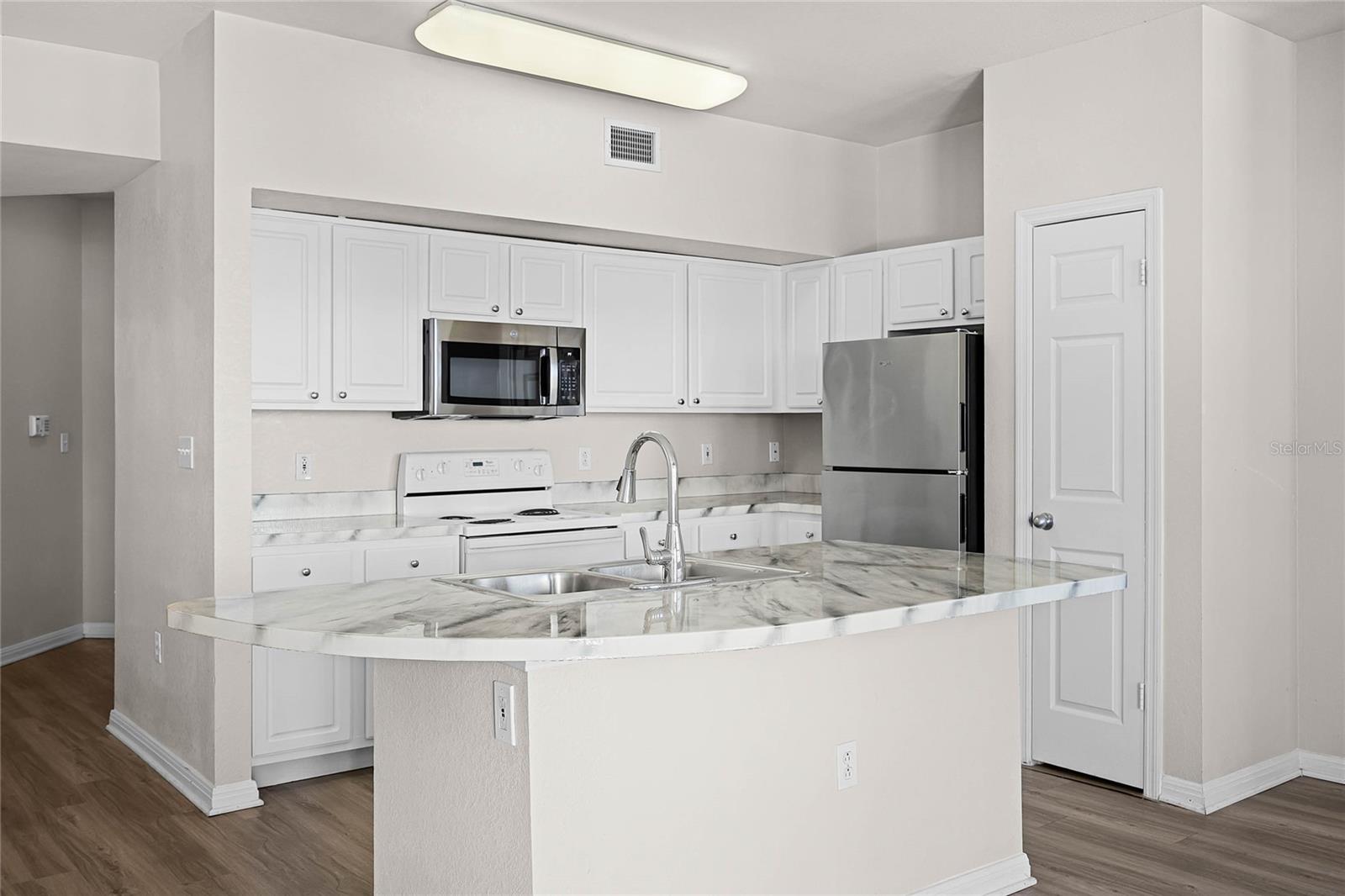 911 N ORANGE AVE #550, ORLANDO, FL, 32801
