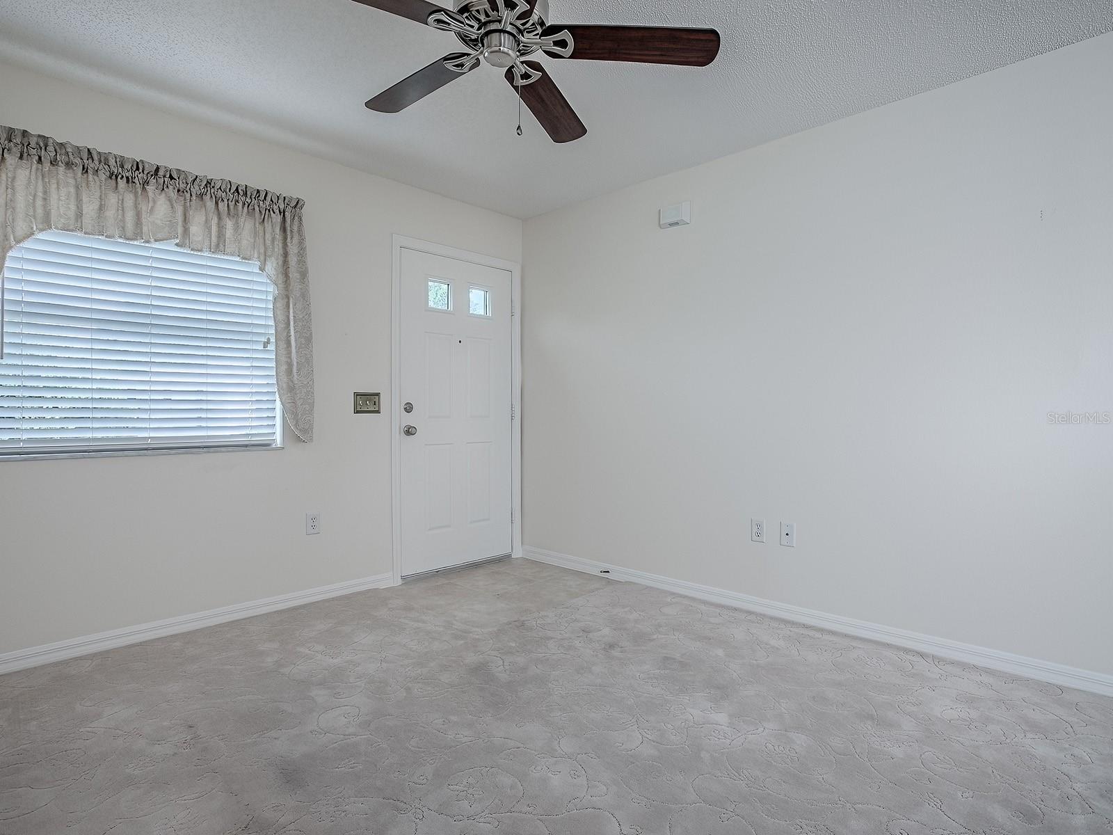 701 COTTAGE PARK LN, LEESBURG, FL, 34748