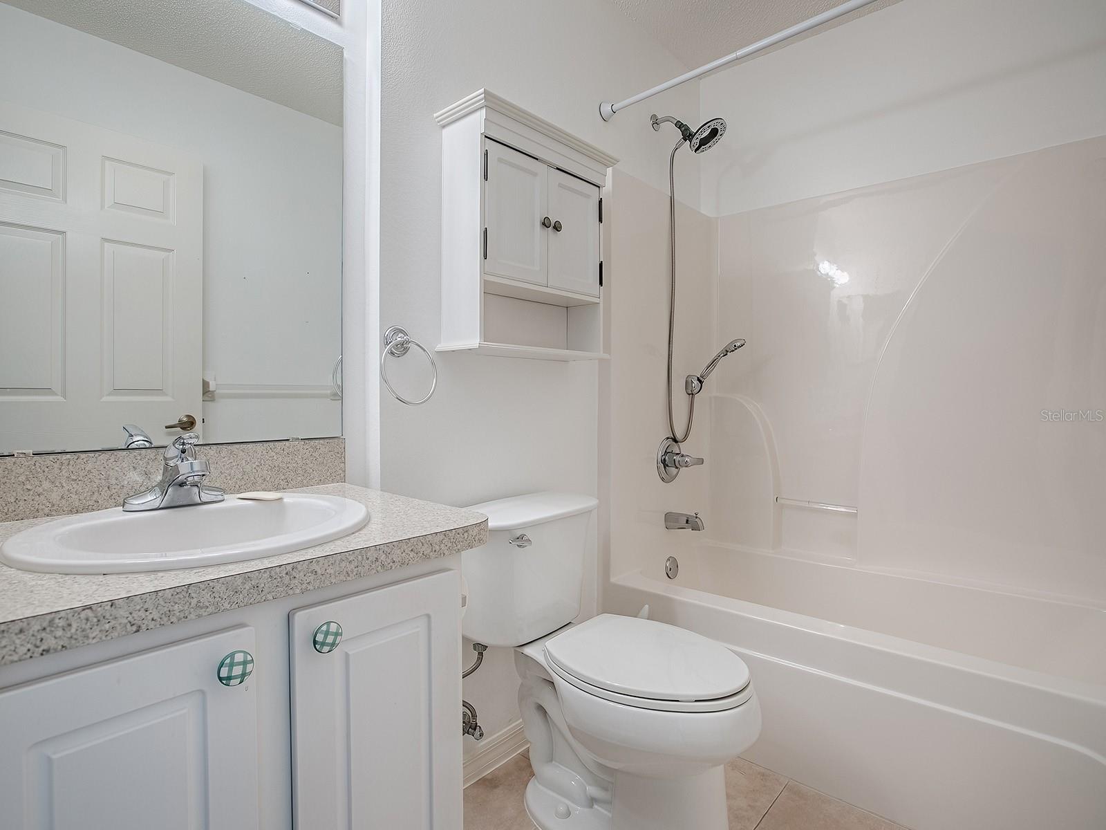 701 COTTAGE PARK LN, LEESBURG, FL, 34748