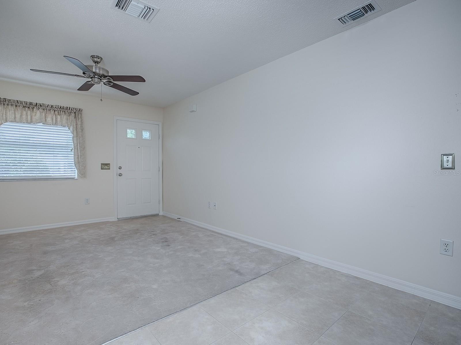 701 COTTAGE PARK LN, LEESBURG, FL, 34748