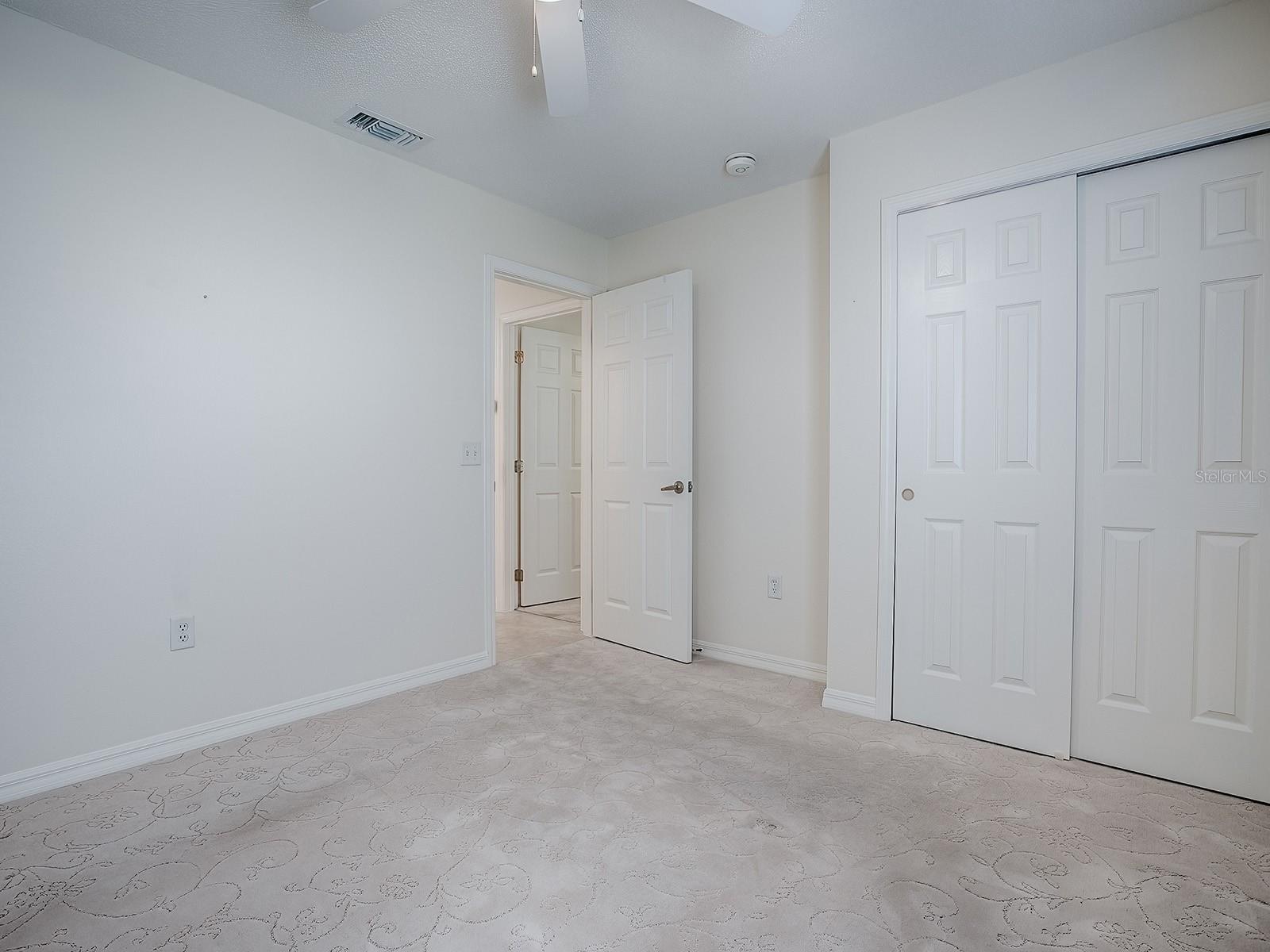 701 COTTAGE PARK LN, LEESBURG, FL, 34748