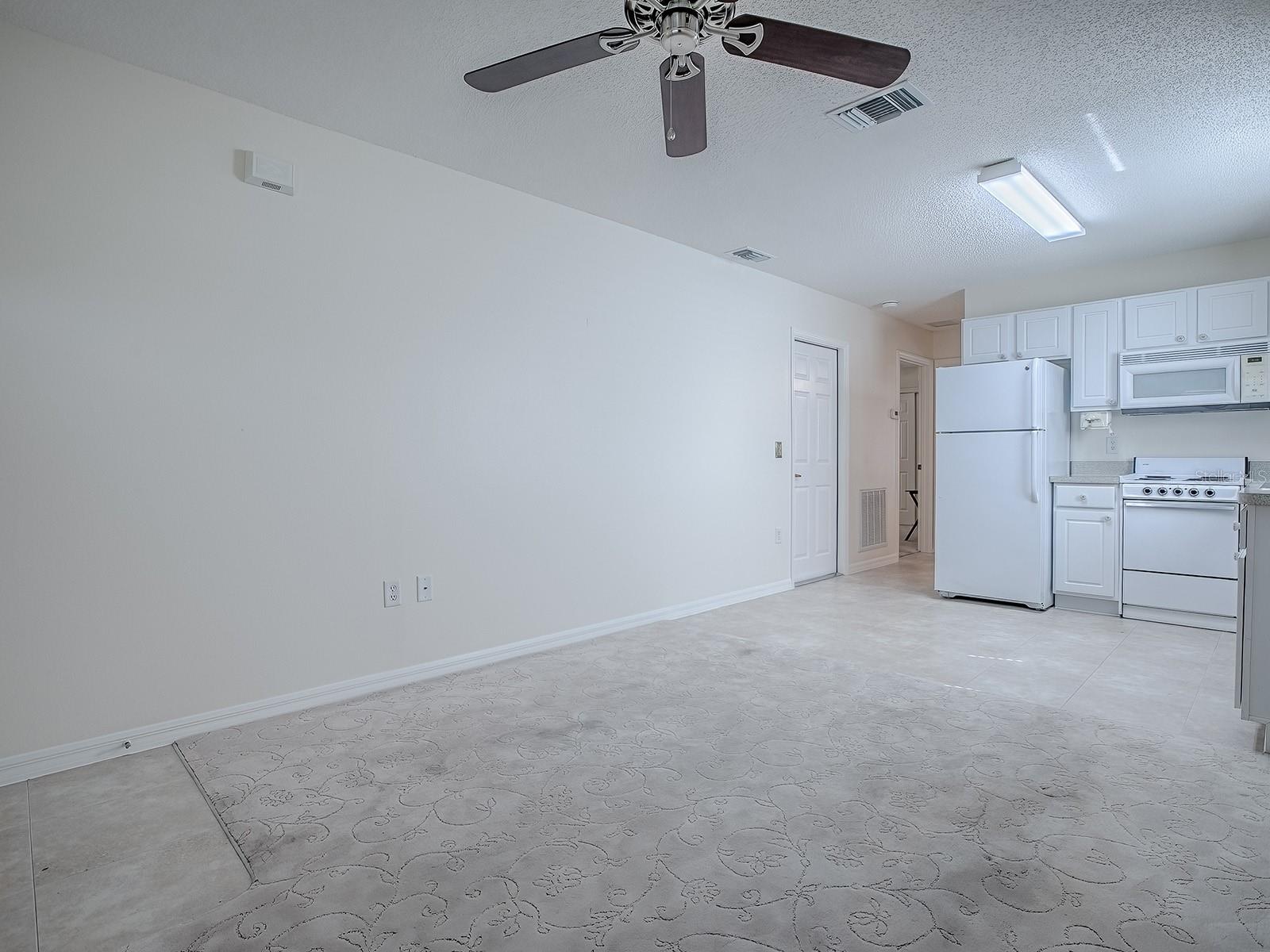 701 COTTAGE PARK LN, LEESBURG, FL, 34748