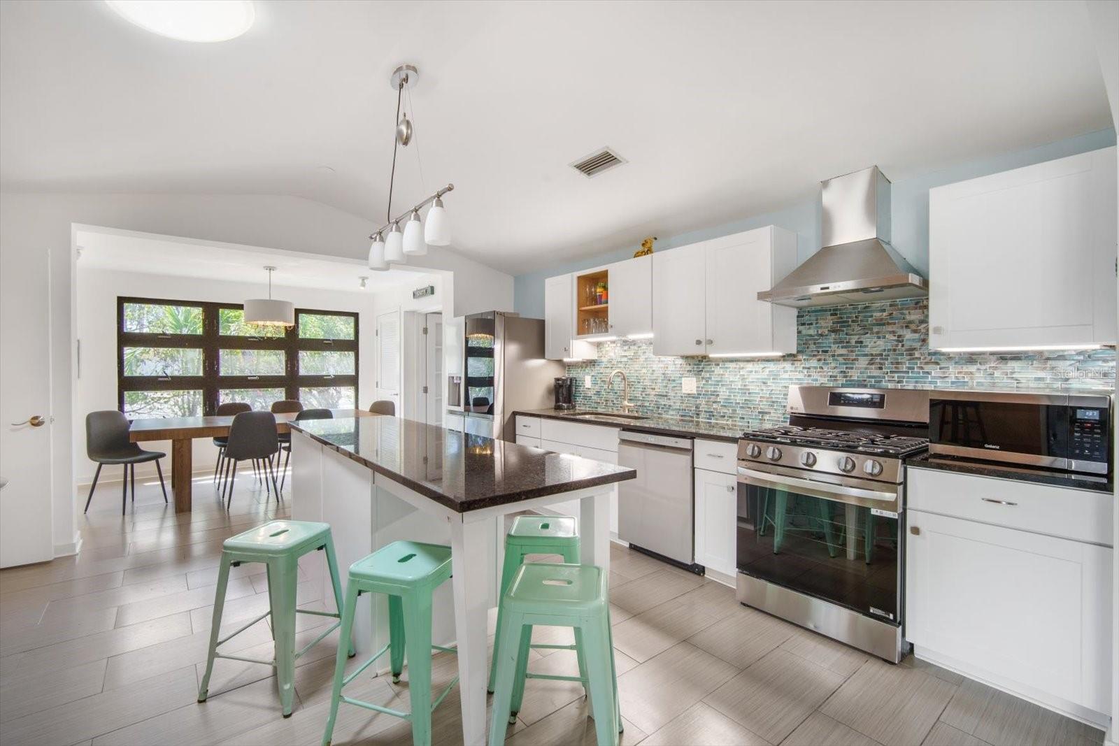 402 71ST ST, HOLMES BEACH, FL, 34217