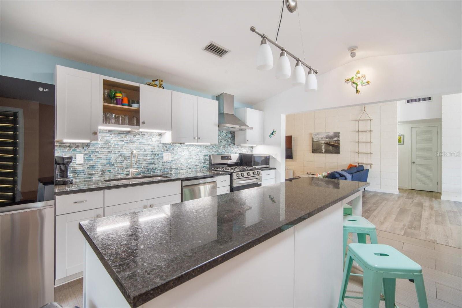 402 71ST ST, HOLMES BEACH, FL, 34217