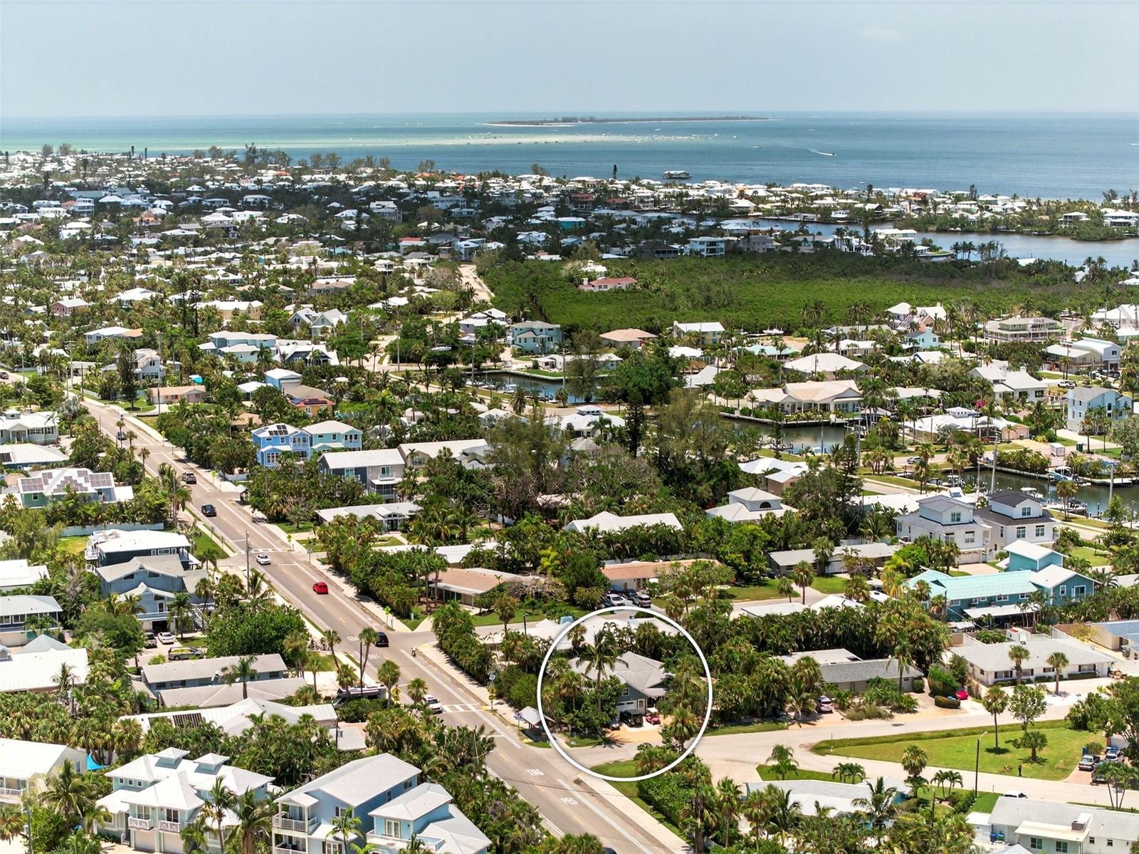 402 71ST ST, HOLMES BEACH, FL, 34217