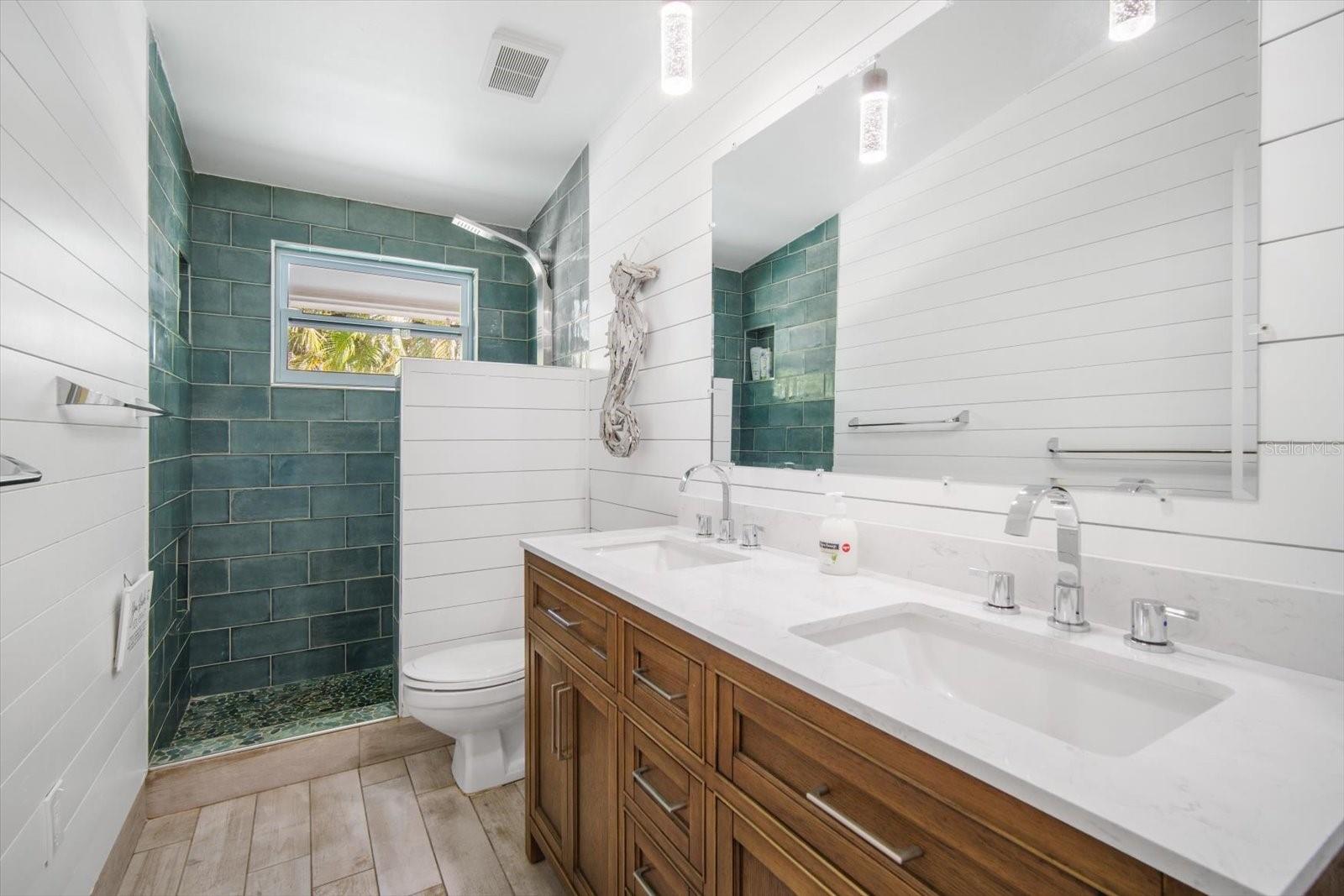 402 71ST ST, HOLMES BEACH, FL, 34217