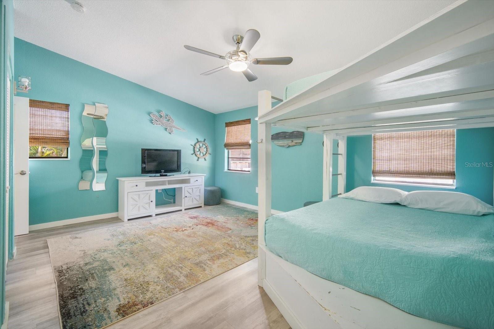 402 71ST ST, HOLMES BEACH, FL, 34217