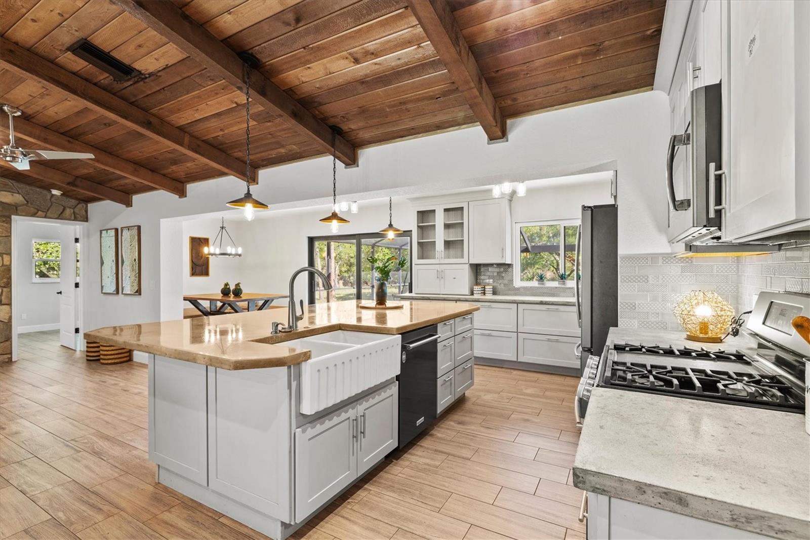 8902 TROPICAIRE BLVD, NORTH PORT, FL, 34291