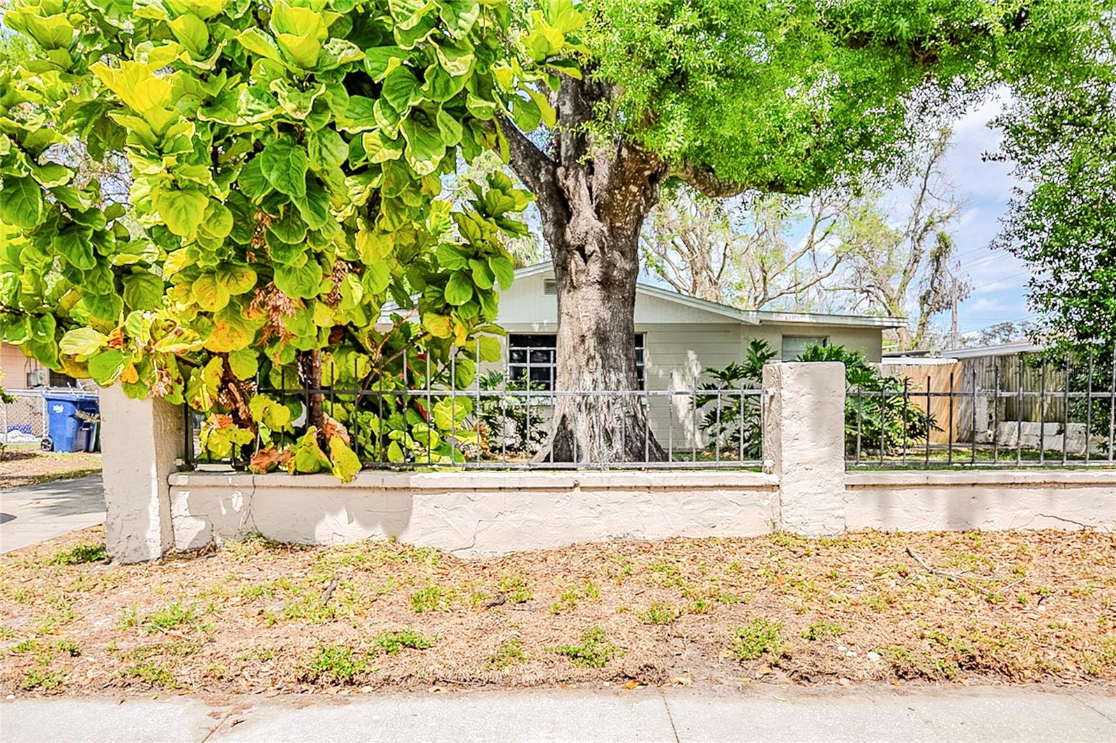 4218 E PARIS ST, TAMPA, FL, 33610