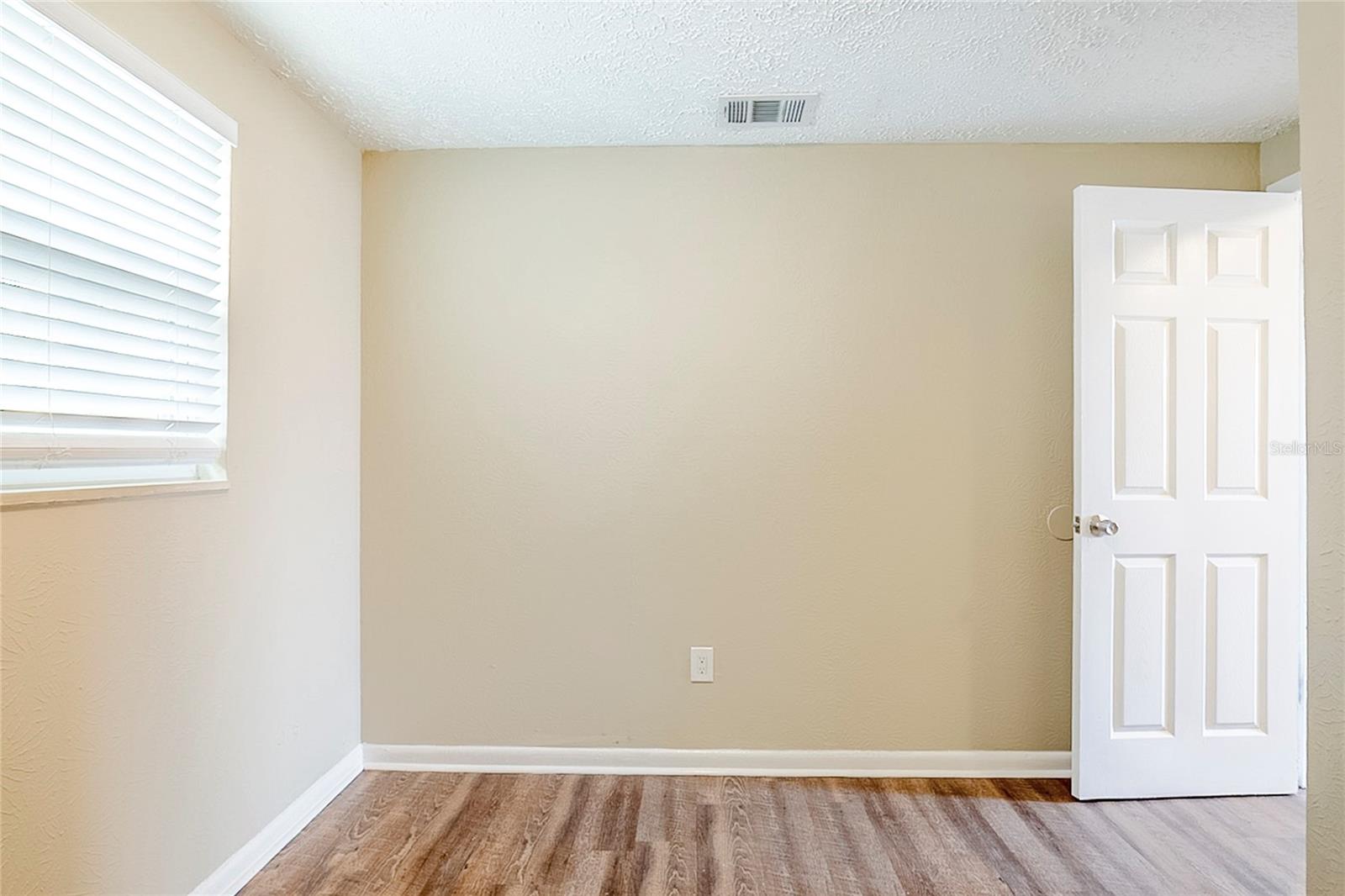 4218 E PARIS ST, TAMPA, FL, 33610