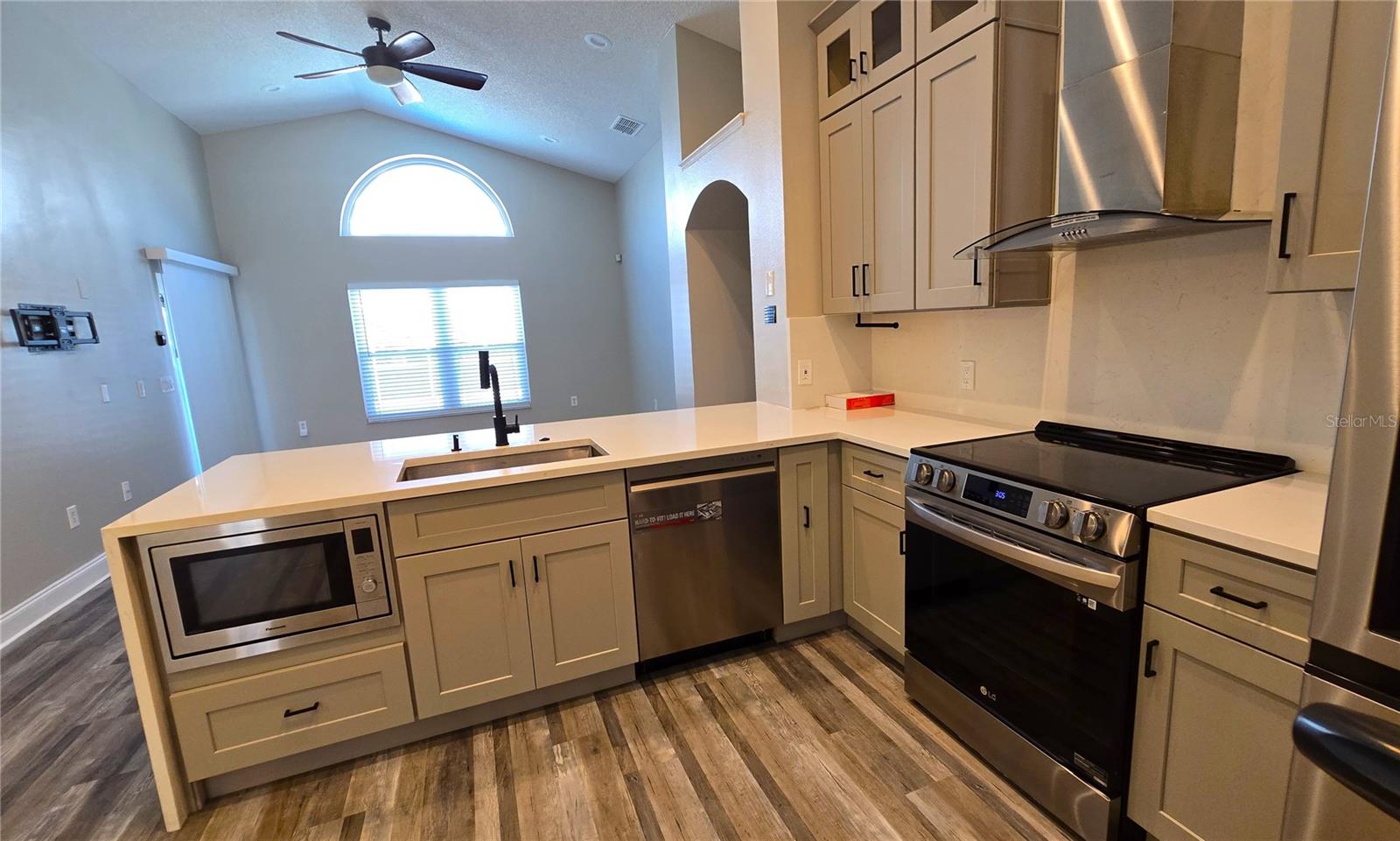 2863 BLOOMING ALAMANDA LOOP, KISSIMMEE, FL, 34747
