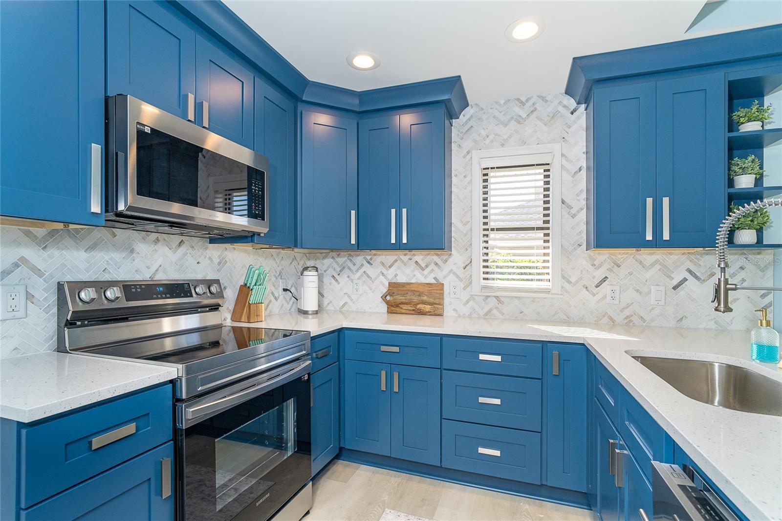 3910 CAPE HAZE DR, ROTONDA WEST, FL, 33947