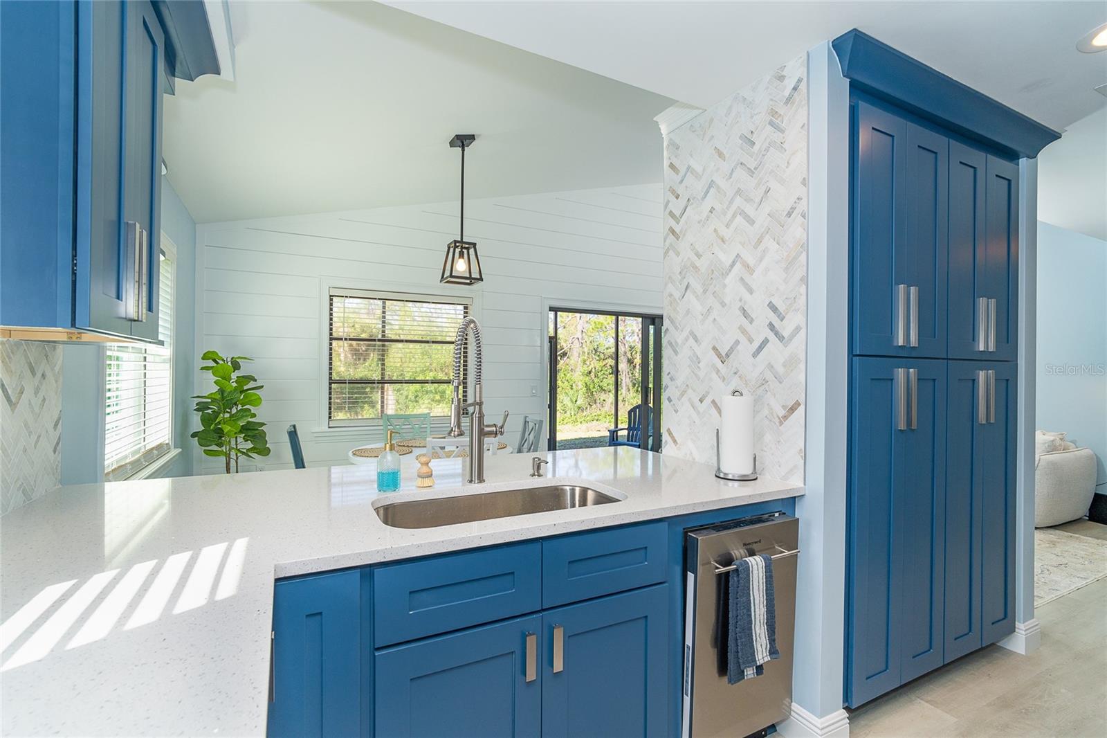 3910 CAPE HAZE DR, ROTONDA WEST, FL, 33947