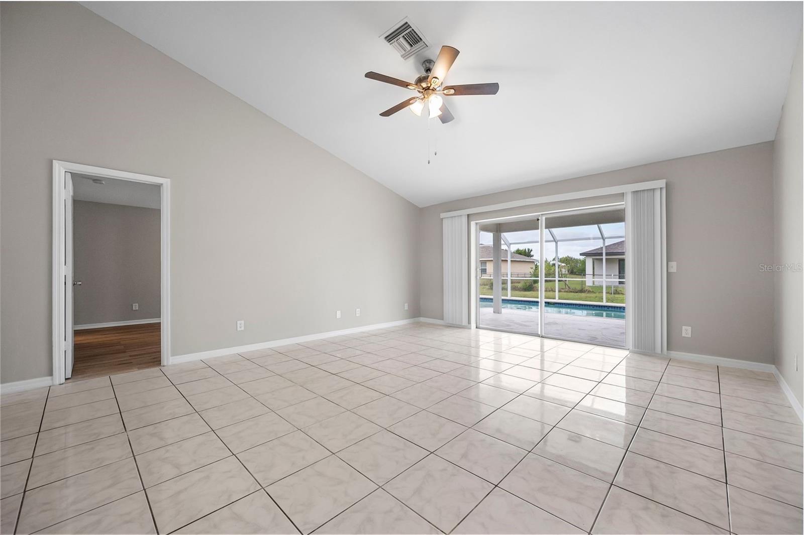 1118 NE 3RD AVE, CAPE CORAL, FL, 33909