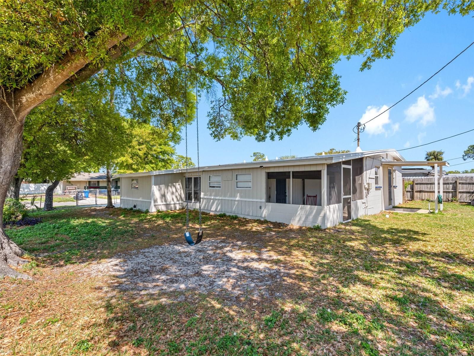 7401 KINGSTON DR, TAMPA, FL, 33619