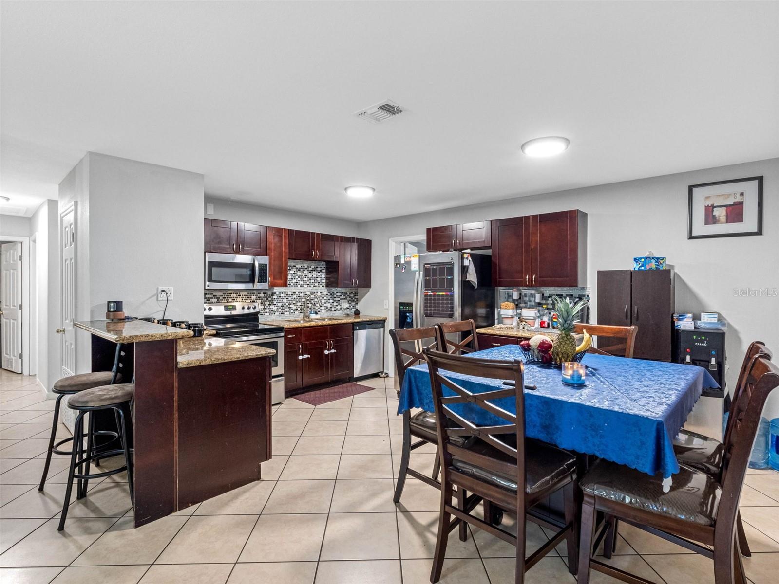 7401 KINGSTON DR, TAMPA, FL, 33619