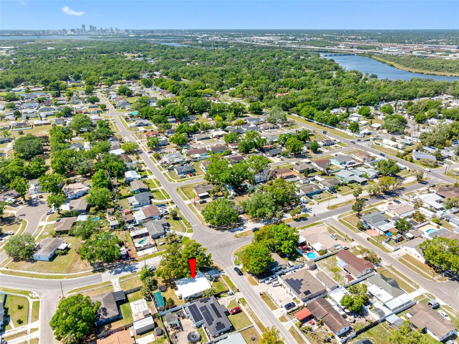 7401 KINGSTON DR, TAMPA, FL, 33619