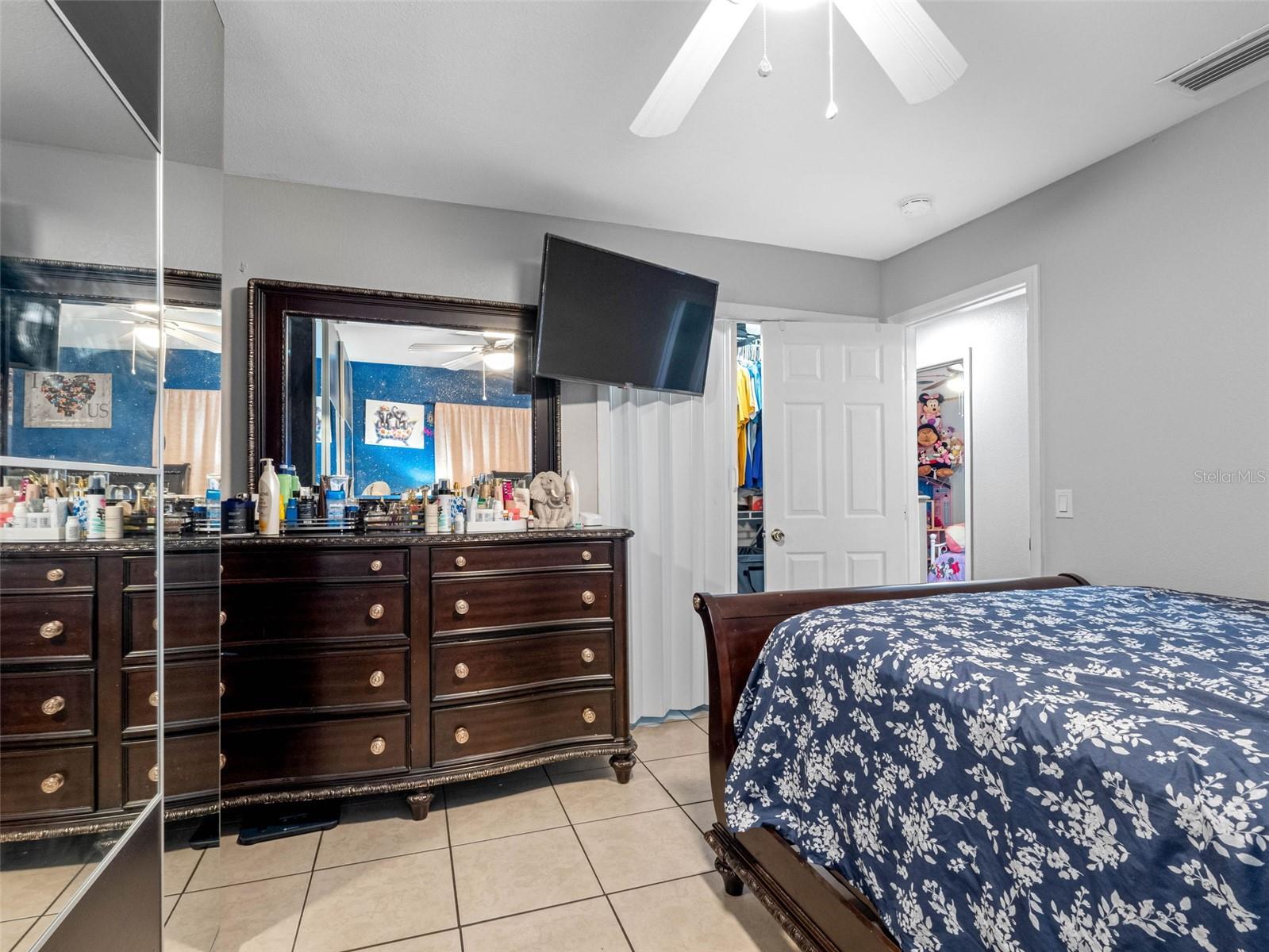 7401 KINGSTON DR, TAMPA, FL, 33619