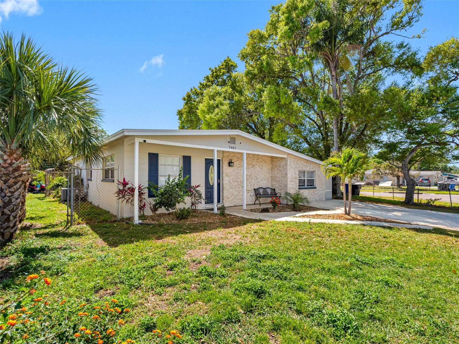 7401 KINGSTON DR, TAMPA, FL, 33619
