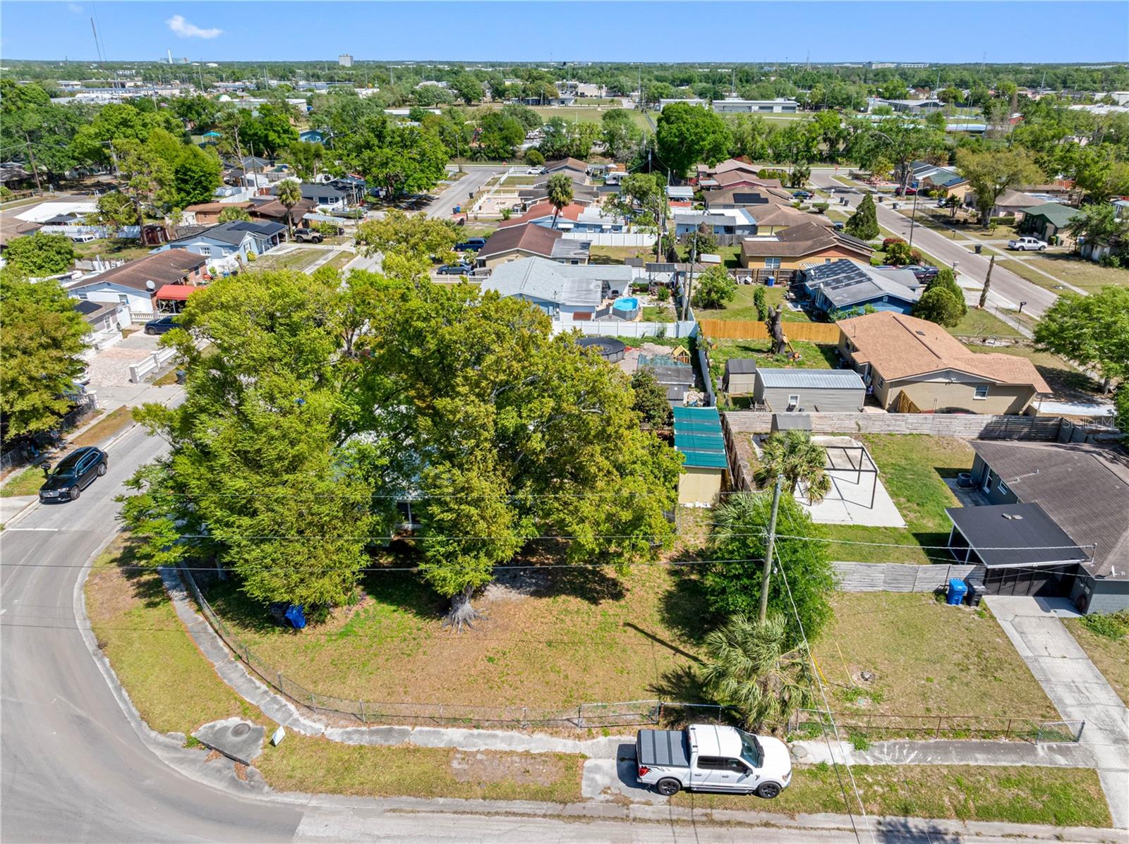 7401 KINGSTON DR, TAMPA, FL, 33619