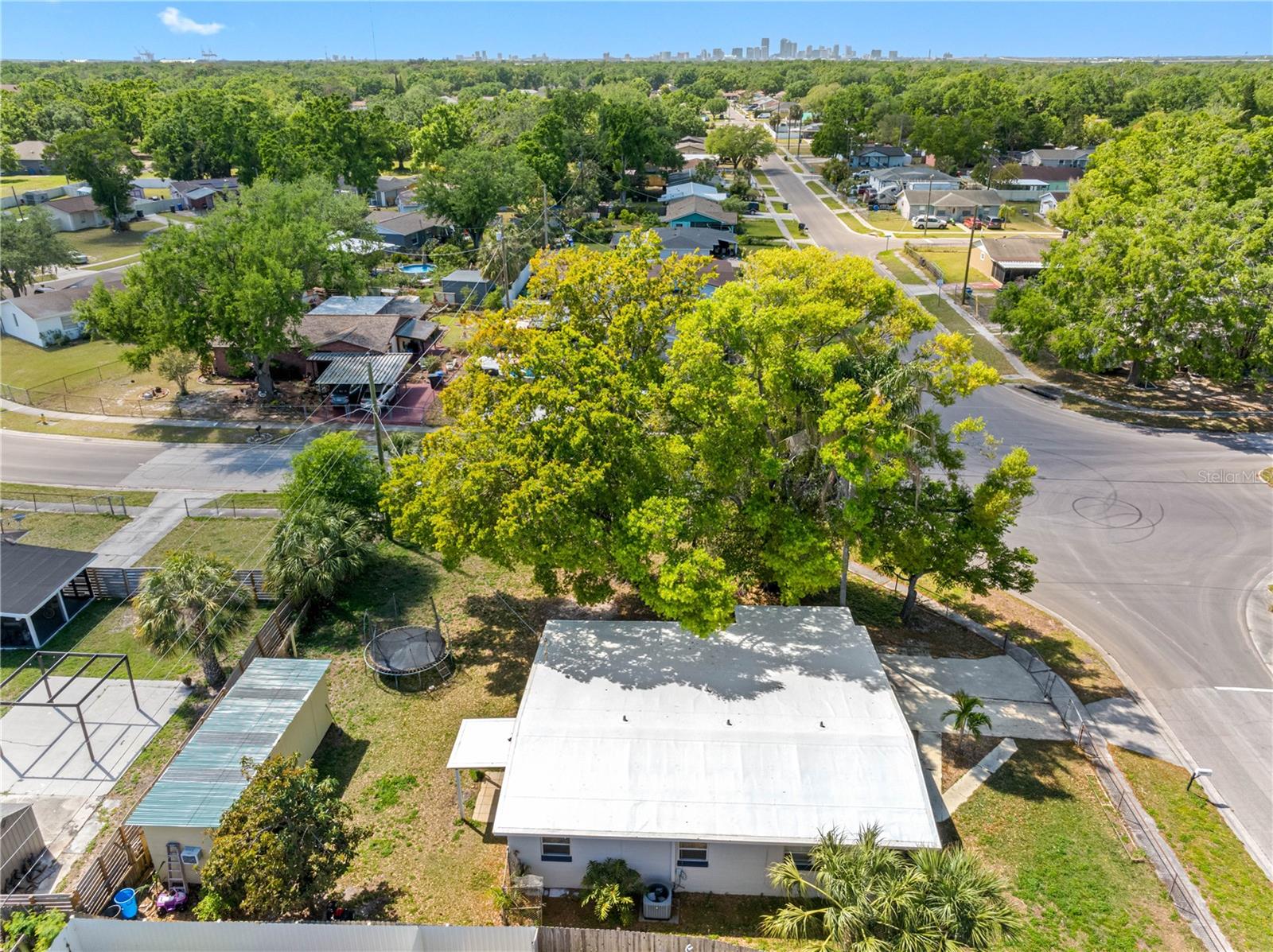 7401 KINGSTON DR, TAMPA, FL, 33619