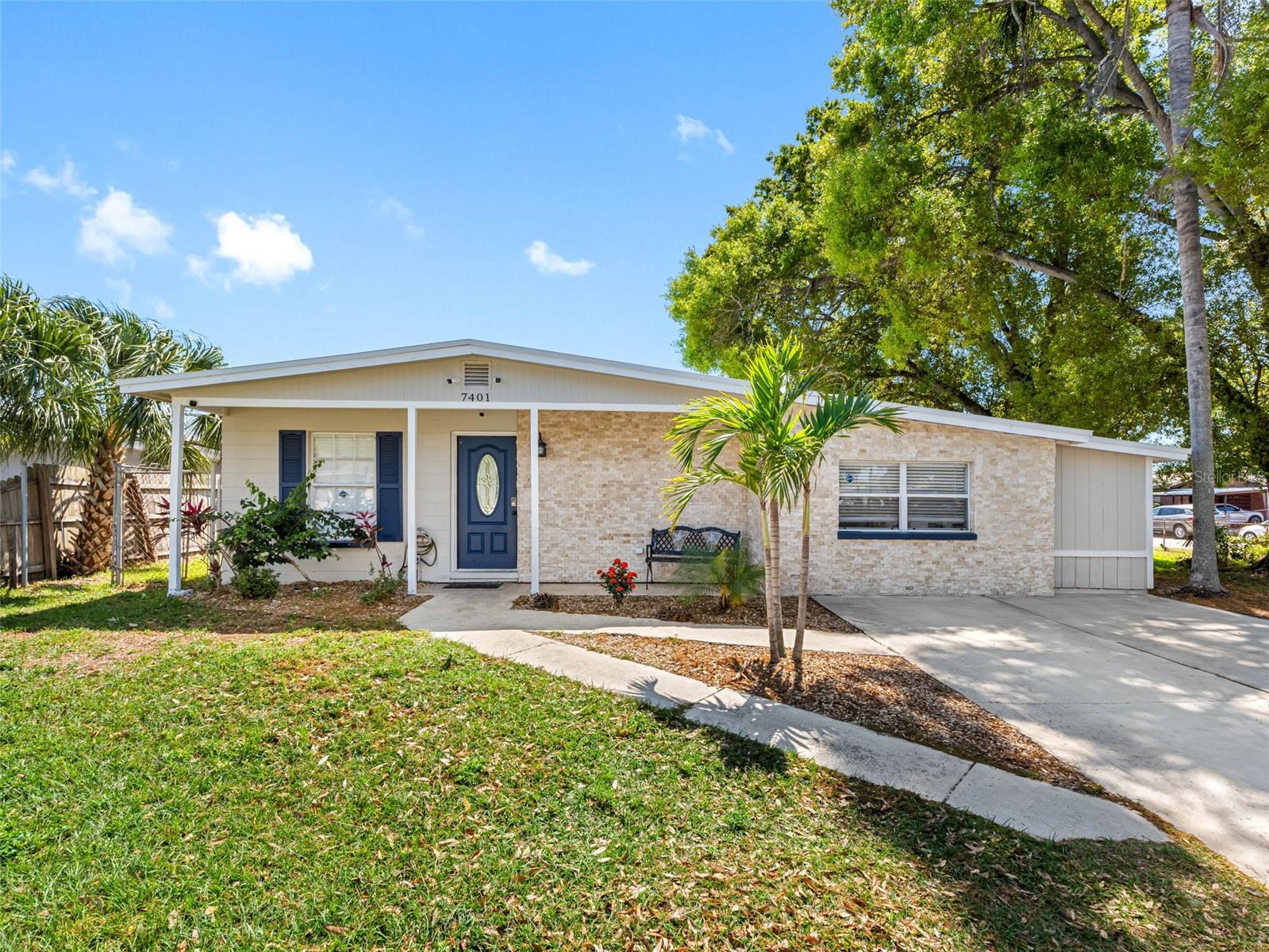 7401 KINGSTON DR, TAMPA, FL, 33619