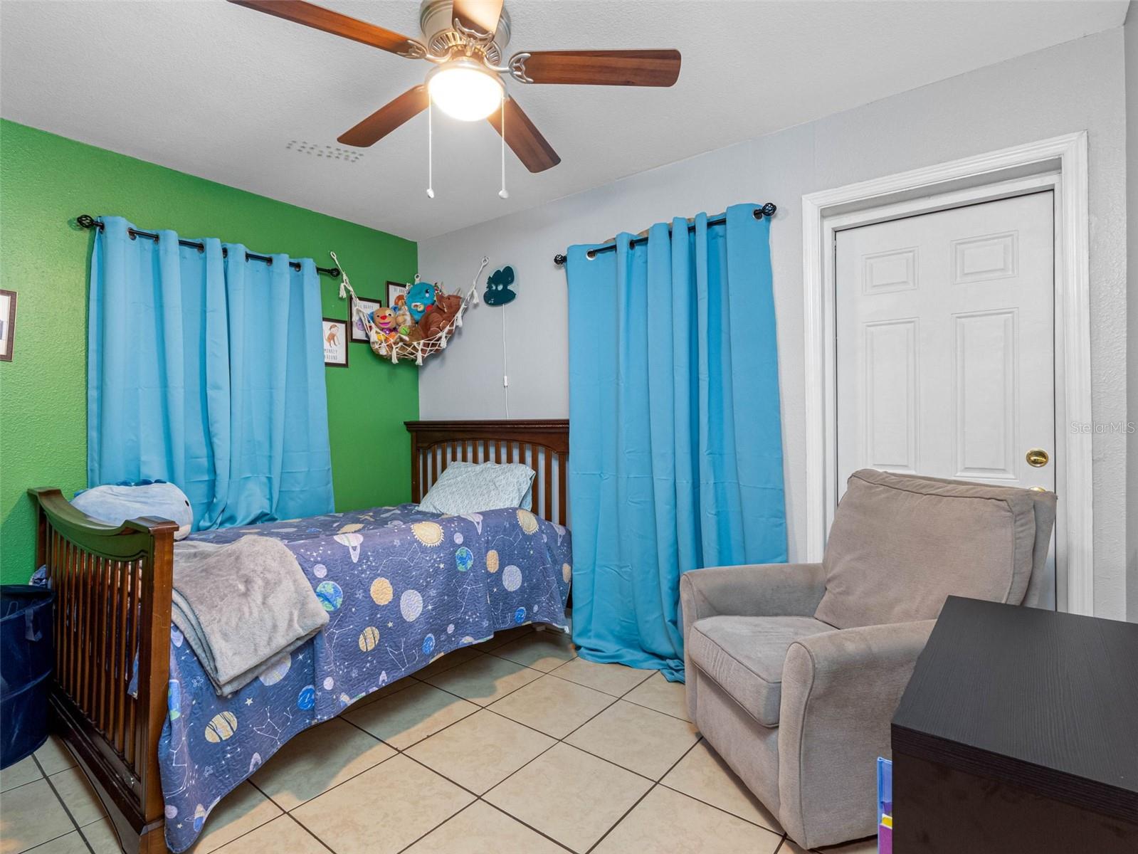 7401 KINGSTON DR, TAMPA, FL, 33619