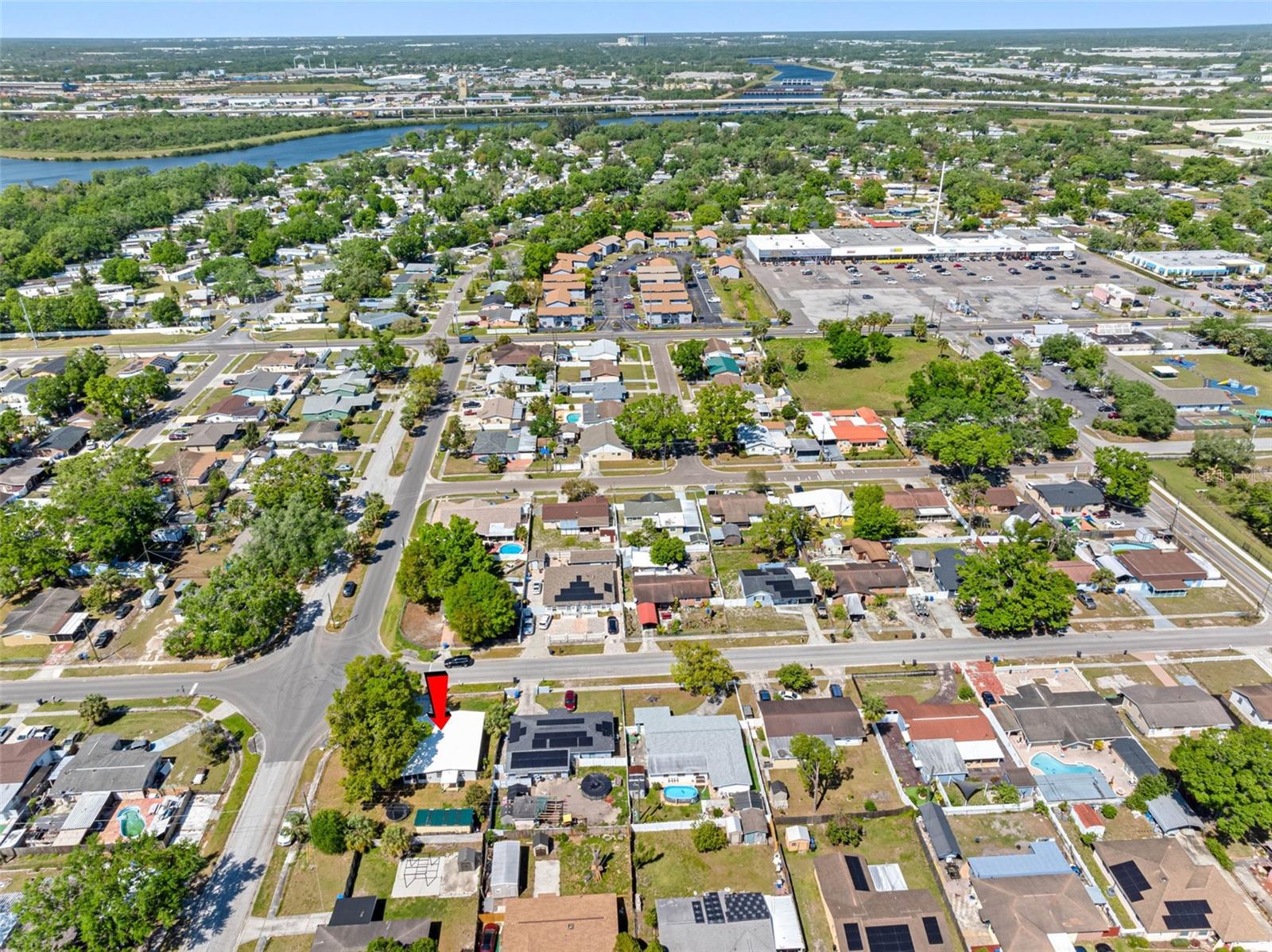7401 KINGSTON DR, TAMPA, FL, 33619