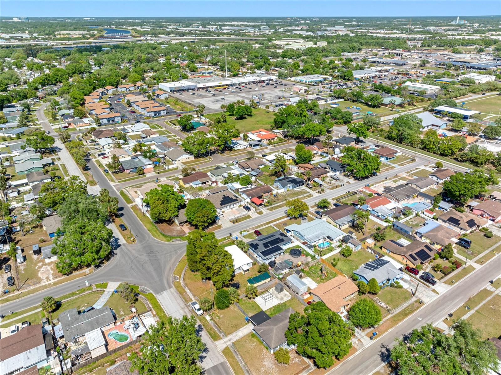 7401 KINGSTON DR, TAMPA, FL, 33619