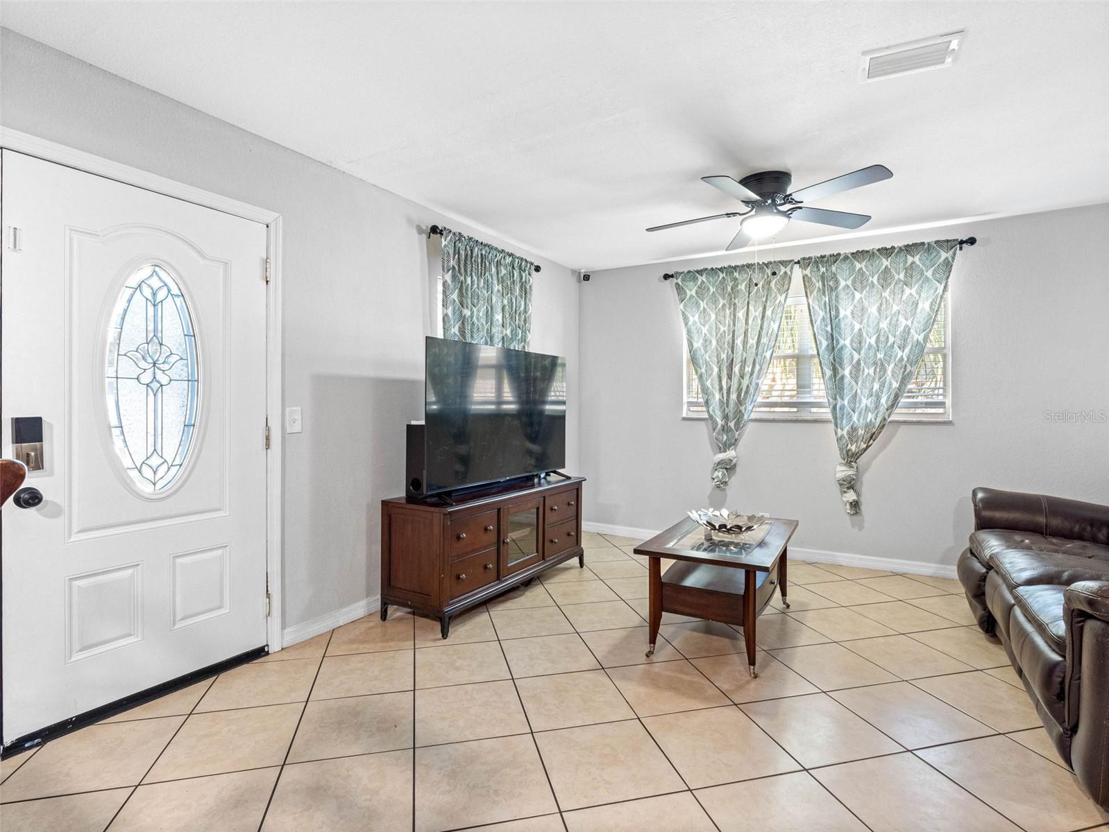 7401 KINGSTON DR, TAMPA, FL, 33619
