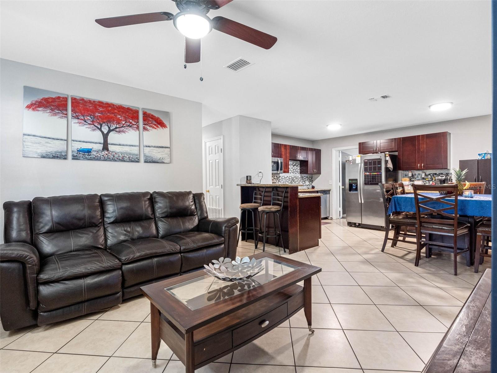 7401 KINGSTON DR, TAMPA, FL, 33619