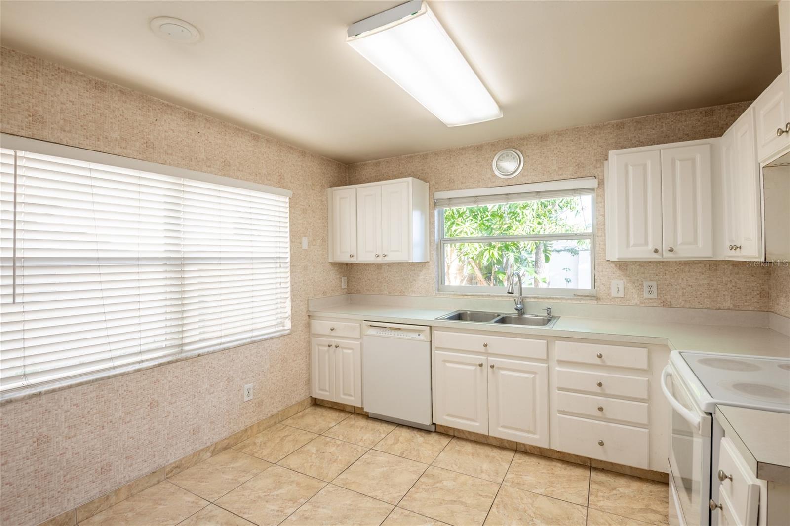4944 CYPRESS TRACE DR, TAMPA, FL, 33624