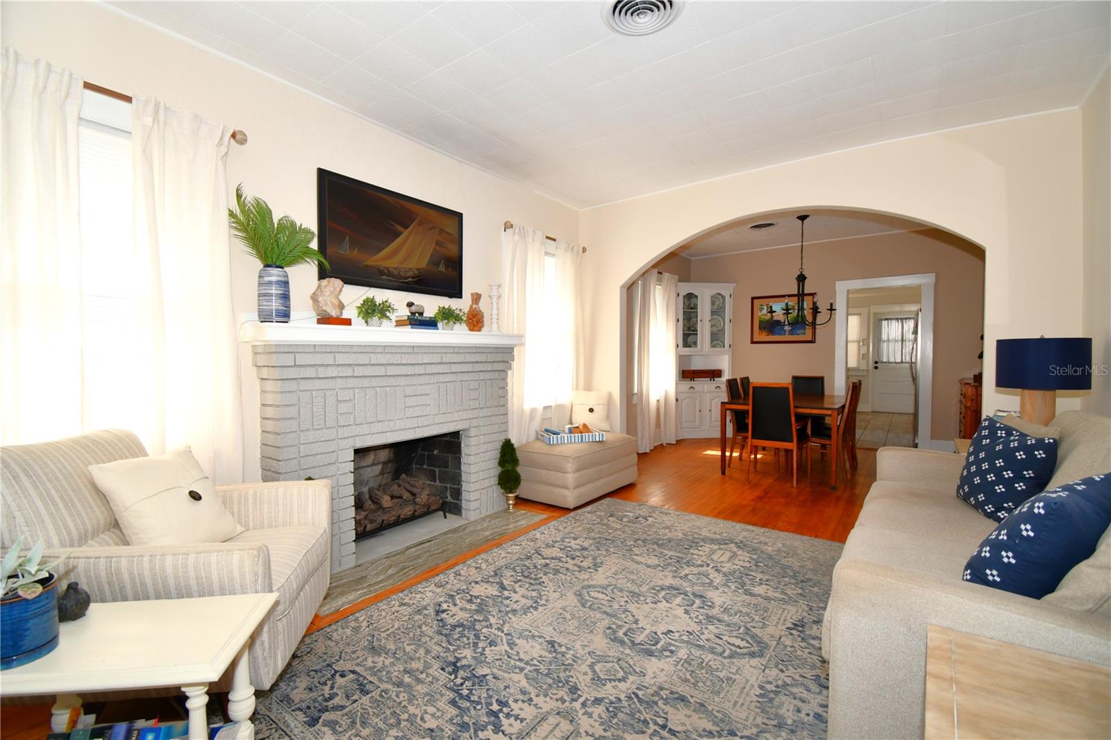 1245 N ALEXANDER ST, MOUNT DORA, FL, 32757