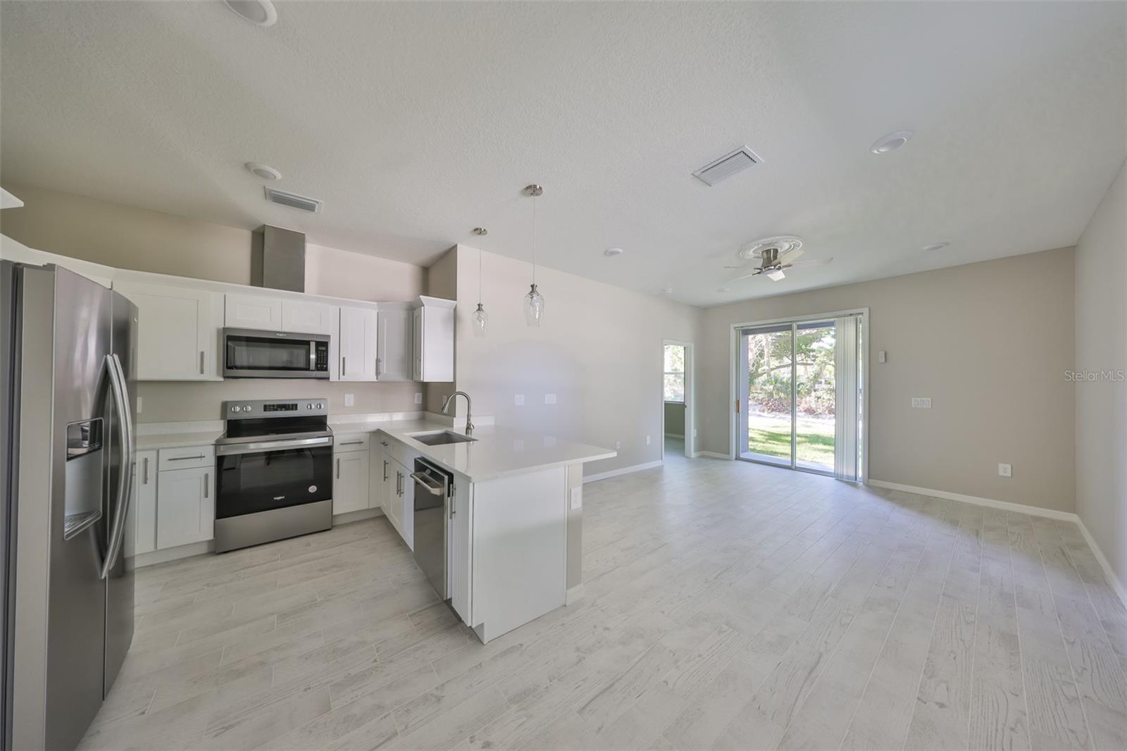 2807 W GRANFIELD AVE, PLANT CITY, FL, 33563