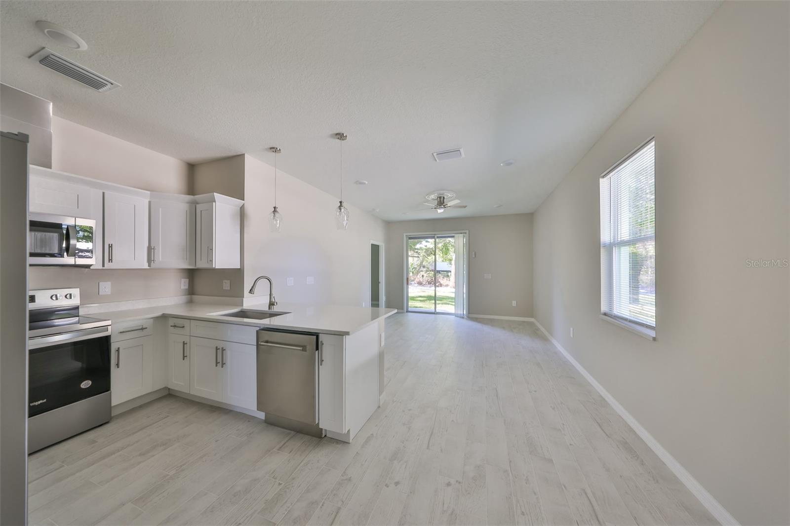 2807 W GRANFIELD AVE, PLANT CITY, FL, 33563