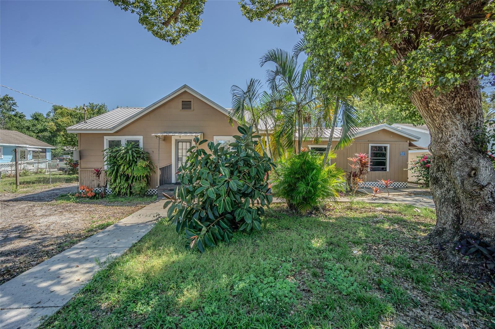 8719 N OLA AVE, TAMPA, FL, 33604